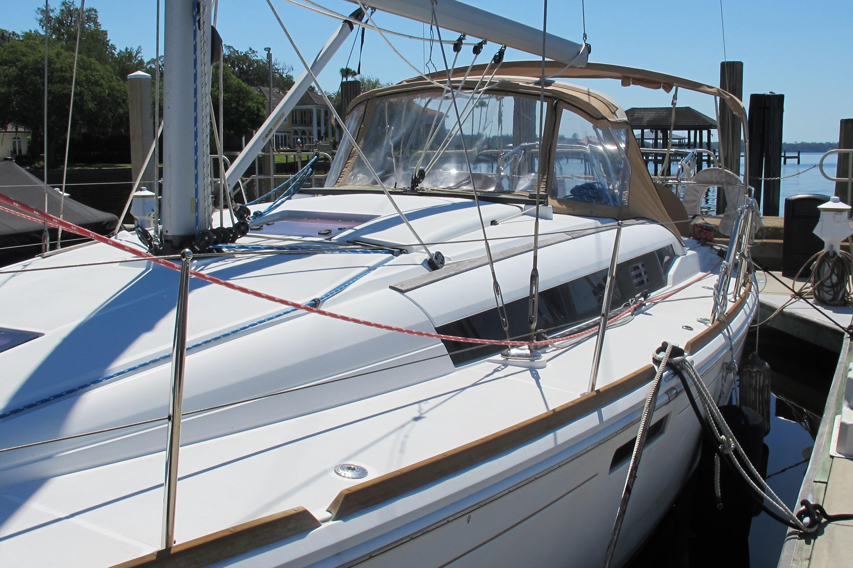 2013 Jeanneau Sun Odyssey 379 Cruisers
