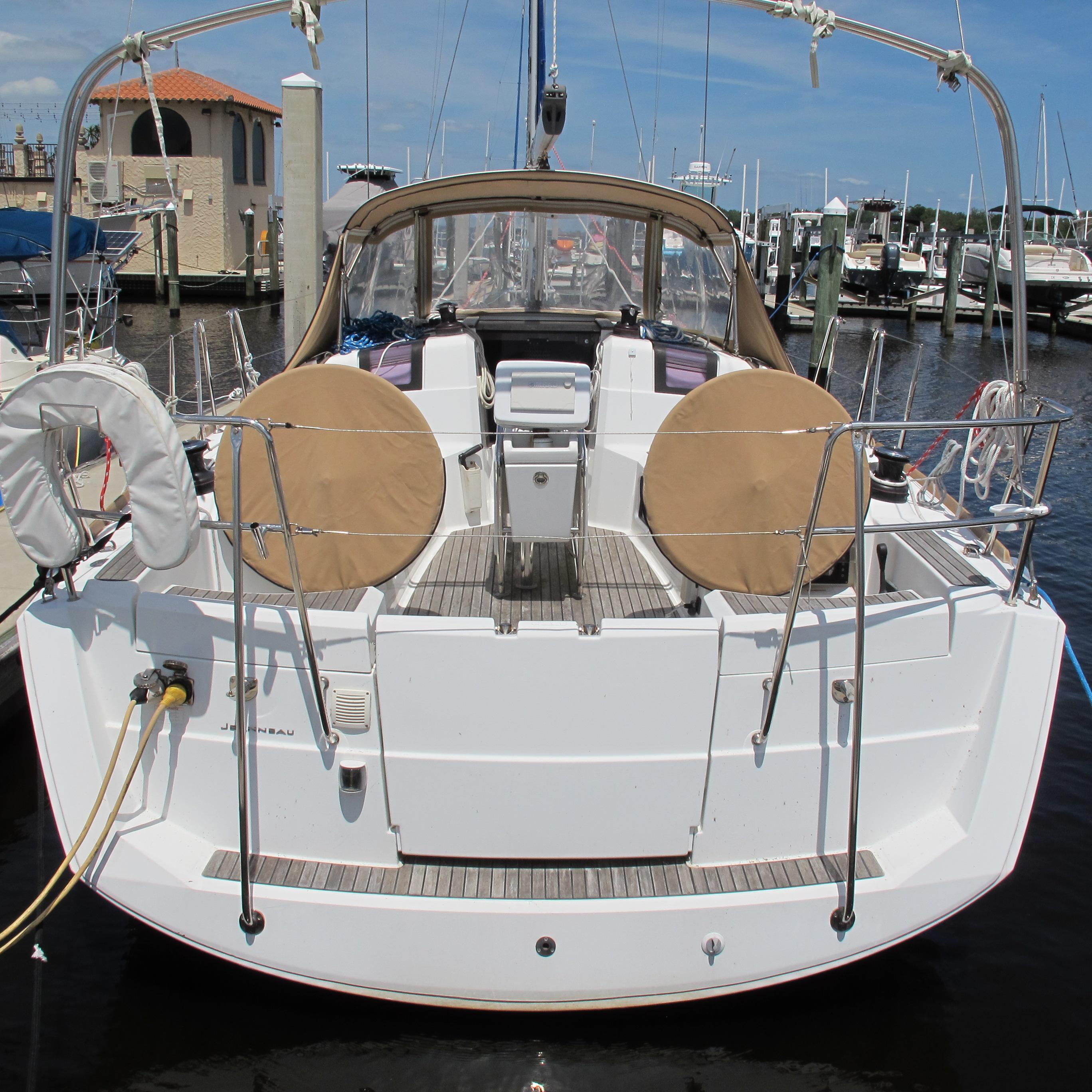 2013 Jeanneau Sun Odyssey 379 Cruisers