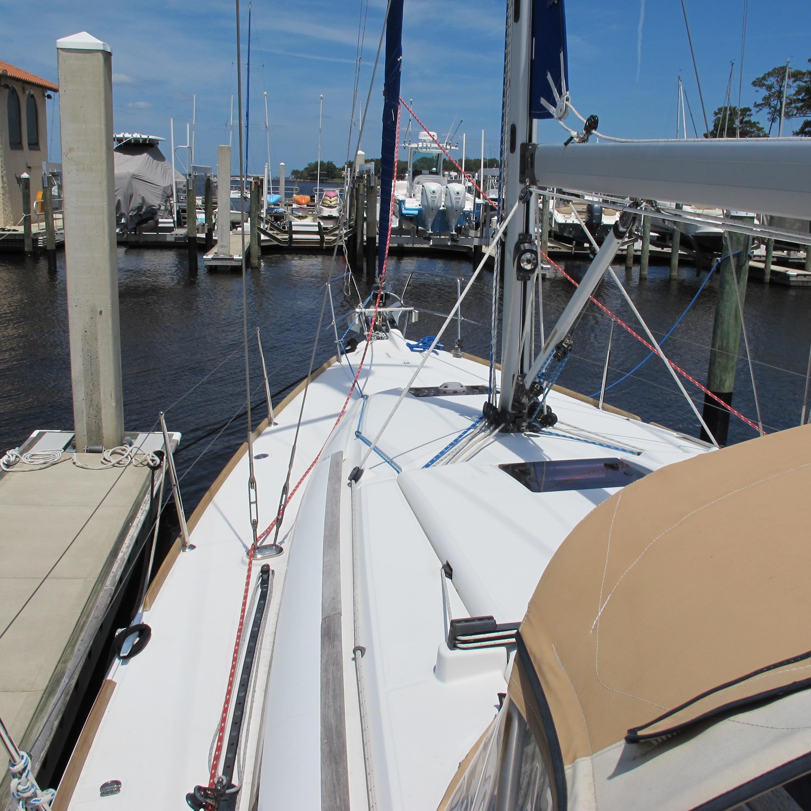 2013 Jeanneau Sun Odyssey 379 Cruisers