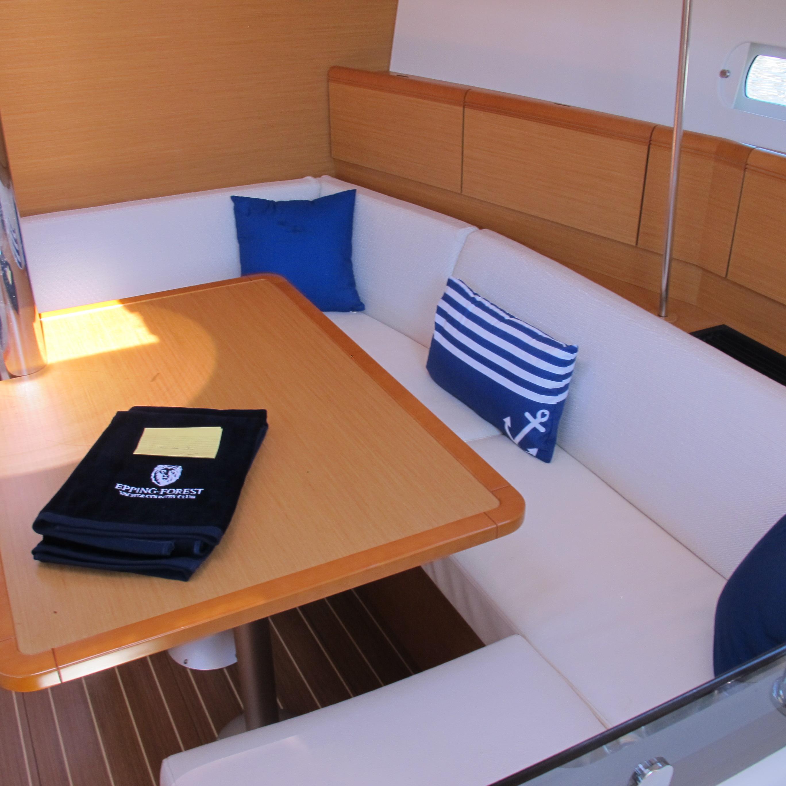 2013 Jeanneau Sun Odyssey 379 Cruisers