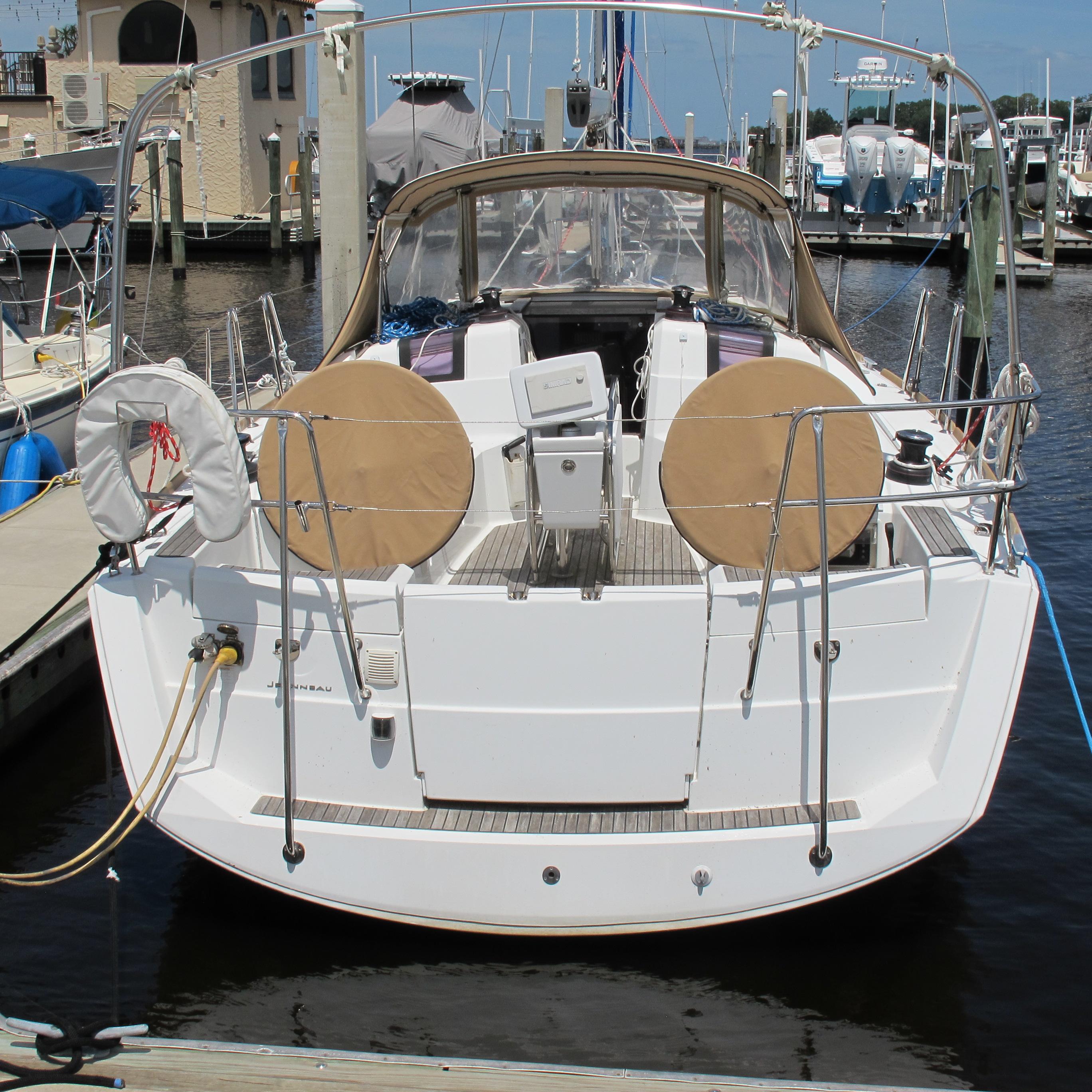 2013 Jeanneau Sun Odyssey 379 Cruisers