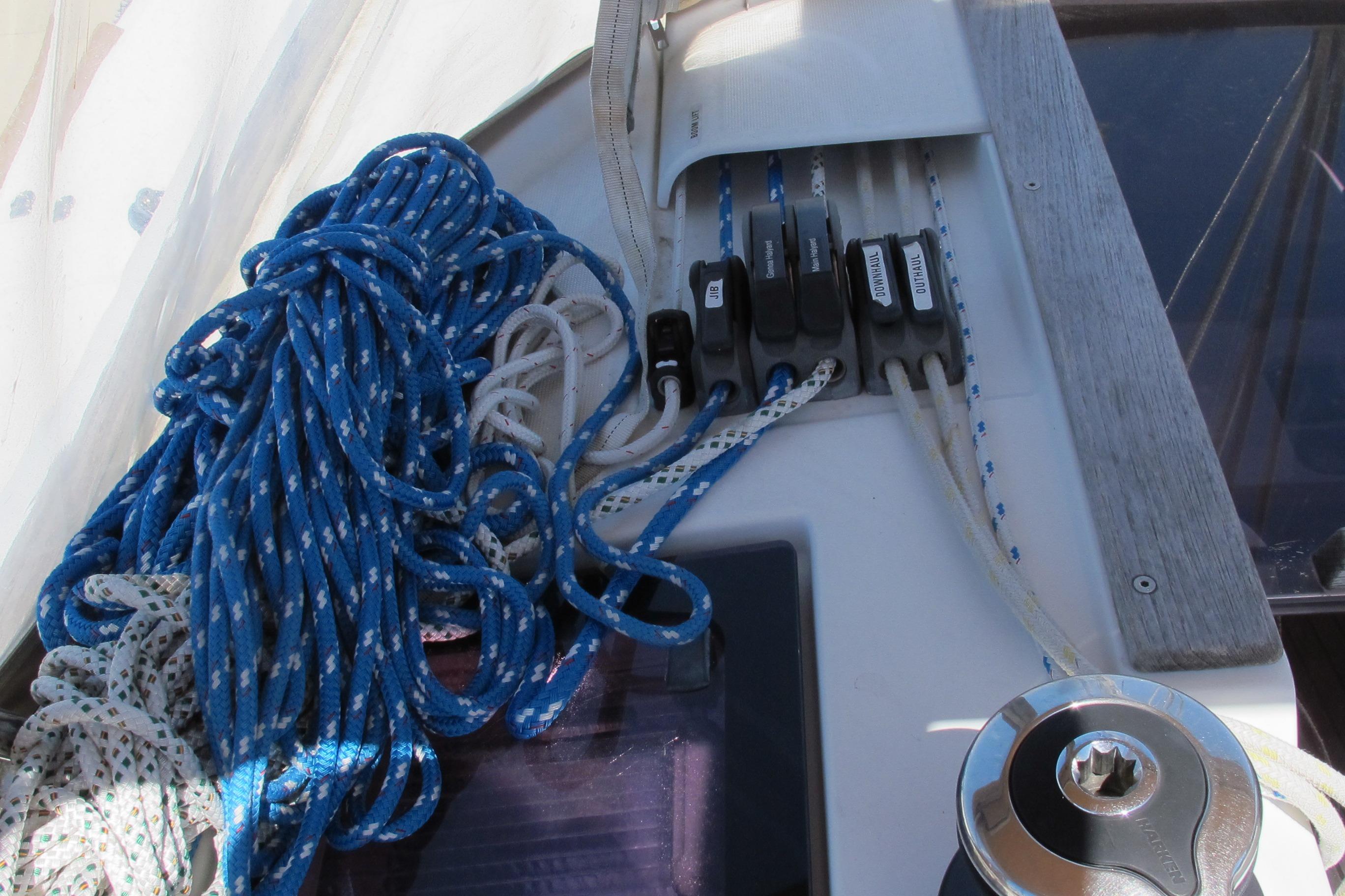 2013 Jeanneau Sun Odyssey 379 Cruisers