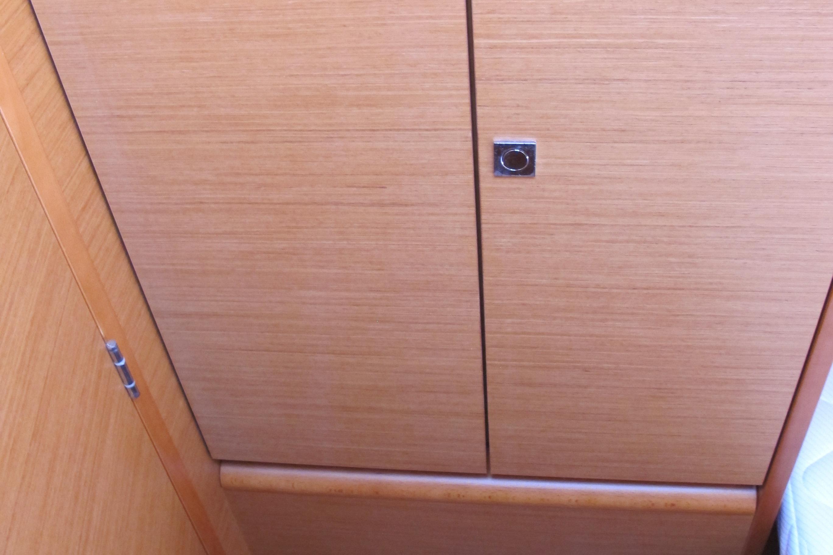 2013 Jeanneau Sun Odyssey 379 Cruisers