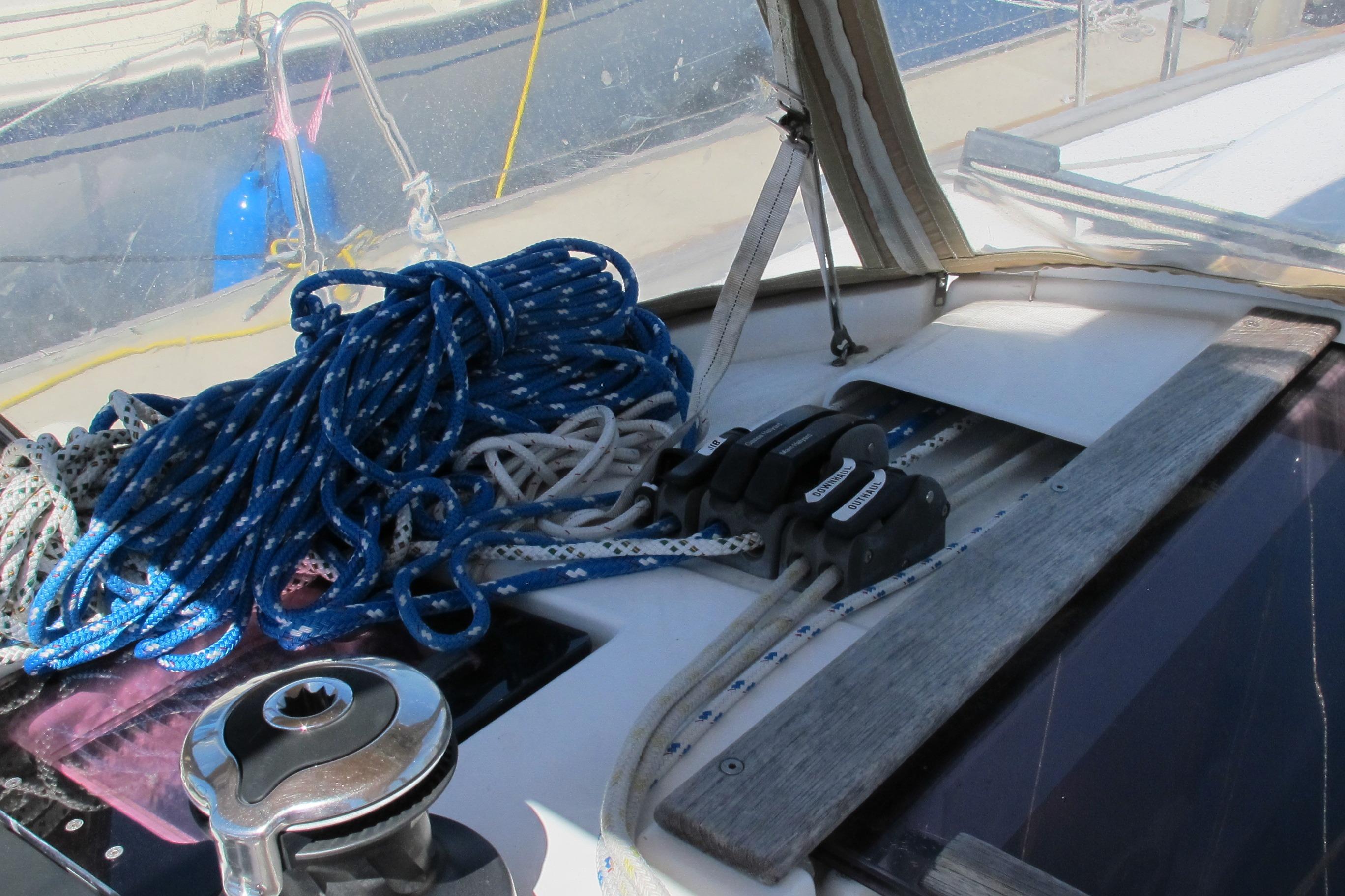 2013 Jeanneau Sun Odyssey 379 Cruisers