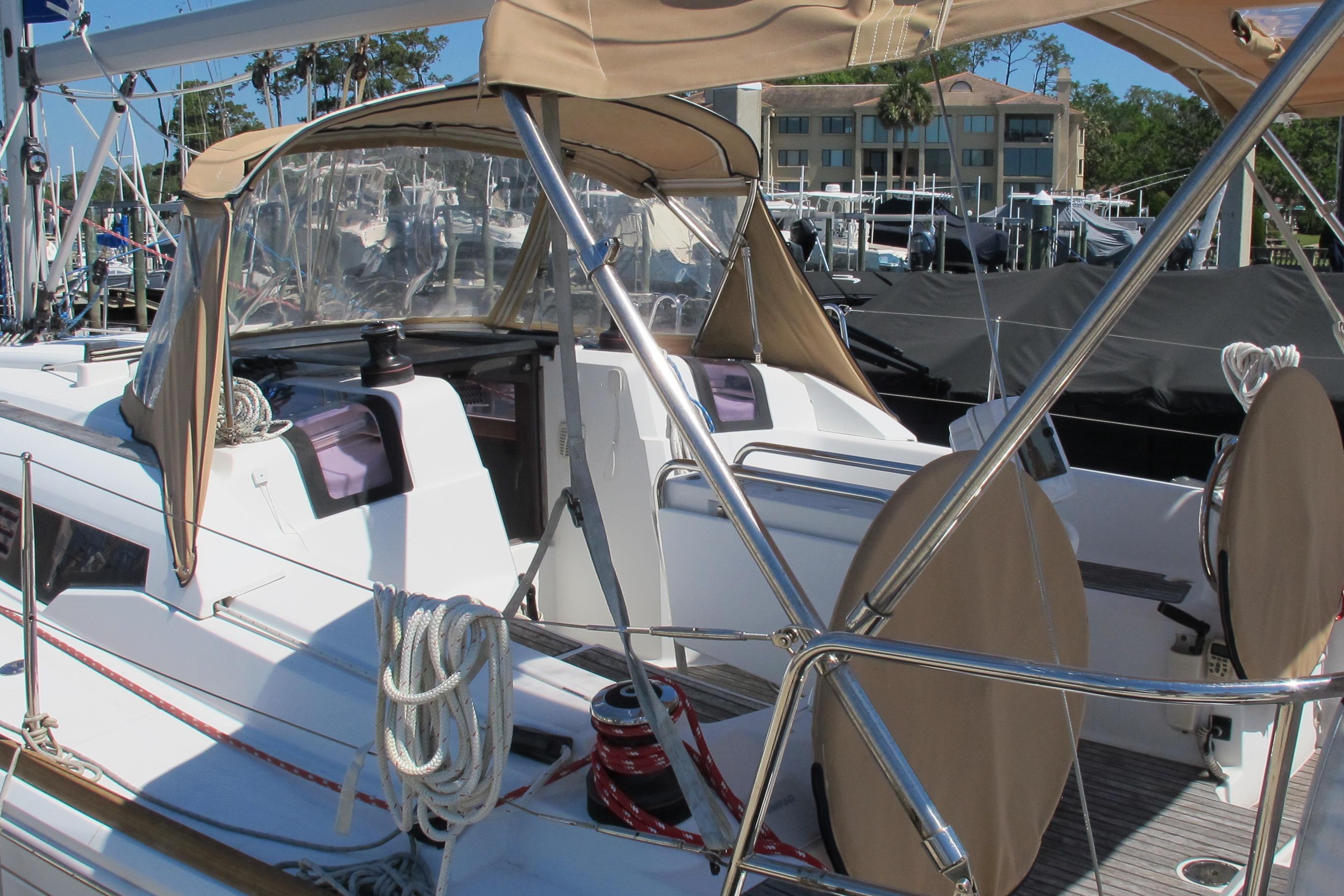 2013 Jeanneau Sun Odyssey 379 Cruisers