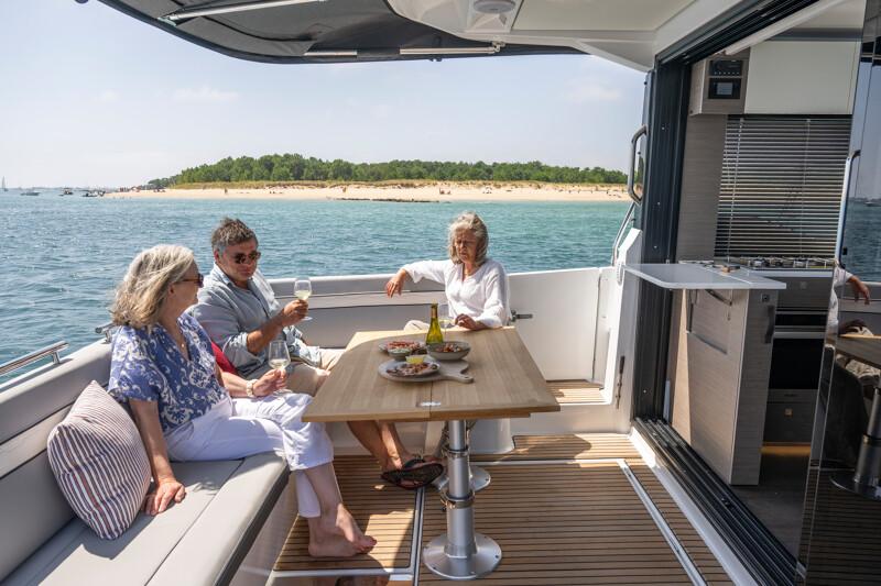 2026 Jeanneau NC 1295 Coupe Boat