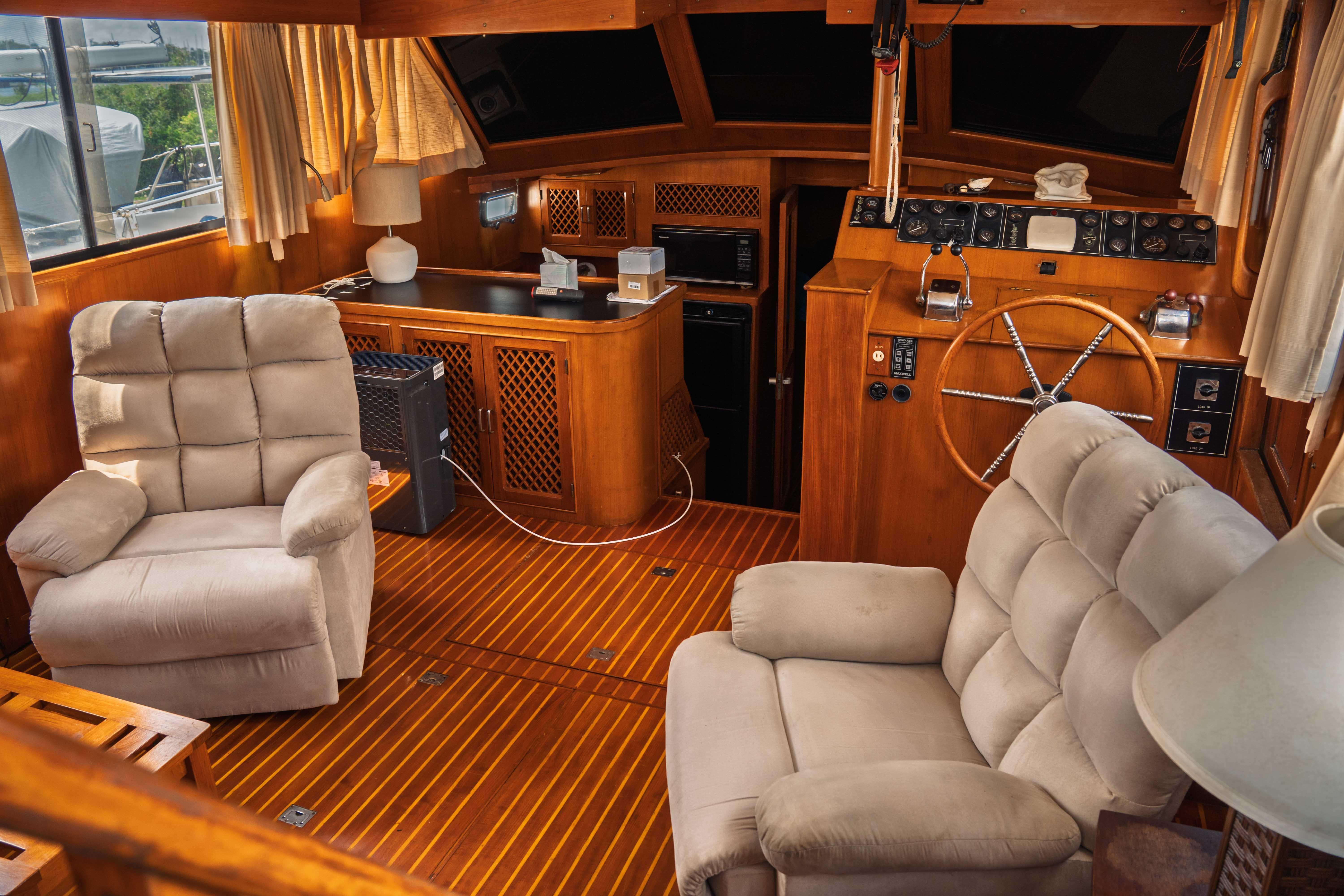 1989 Custom King Yachts 46 Cruisers