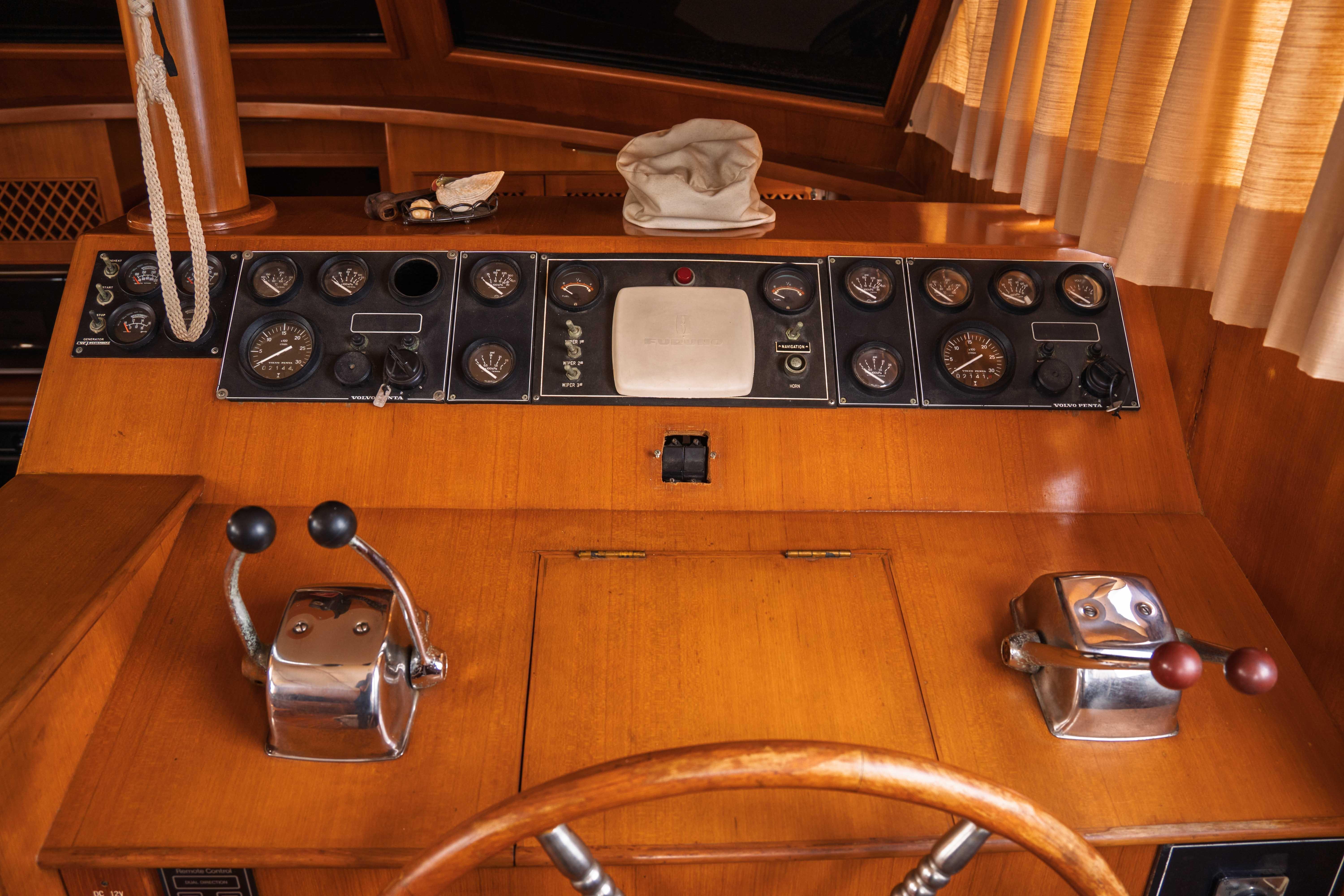 1989 Custom King Yachts 46 Cruisers
