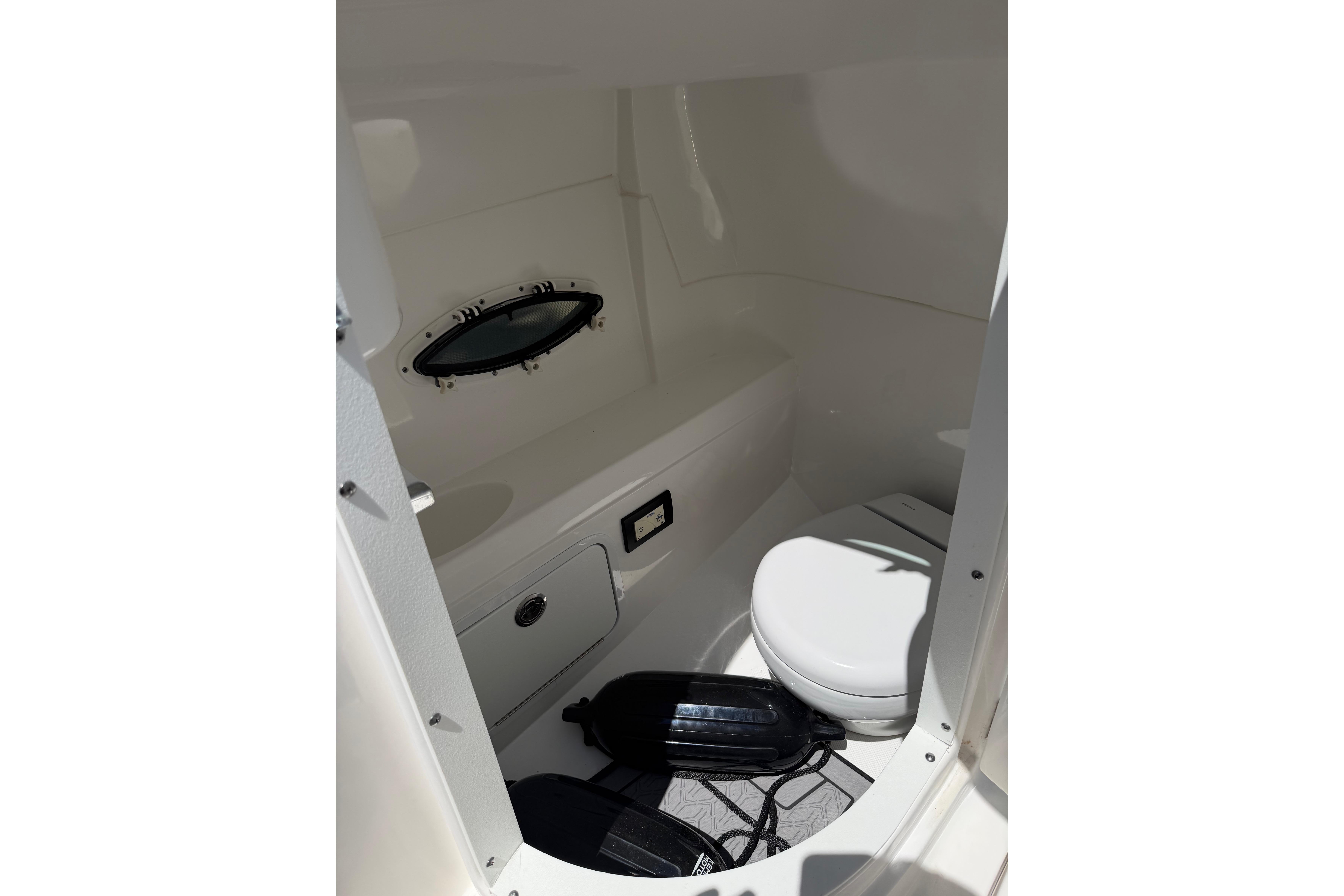 2024 Hurricane Sundeck 2200 Dc Ob Deck Boats