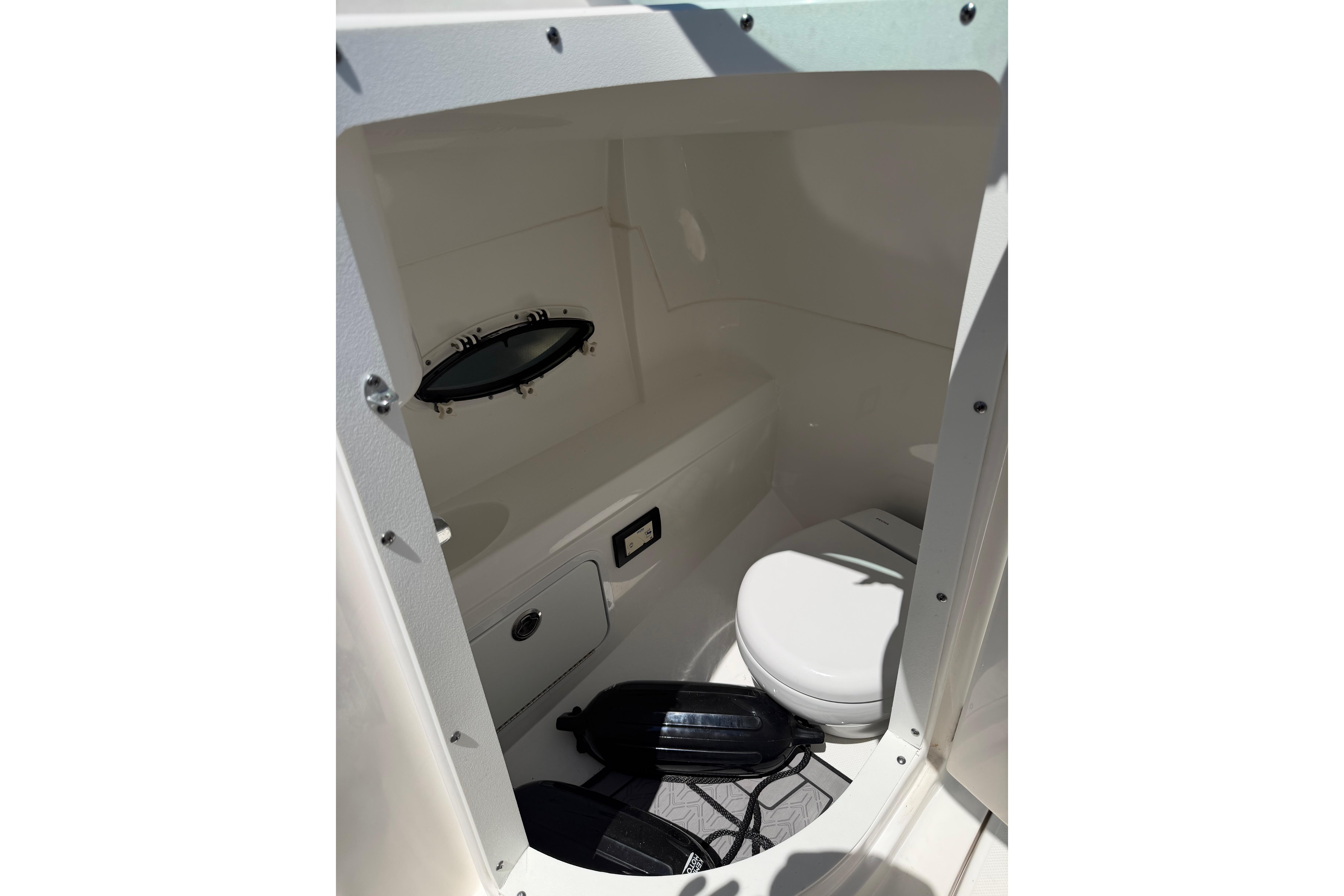 2024 Hurricane Sundeck 2200 Dc Ob Deck Boats