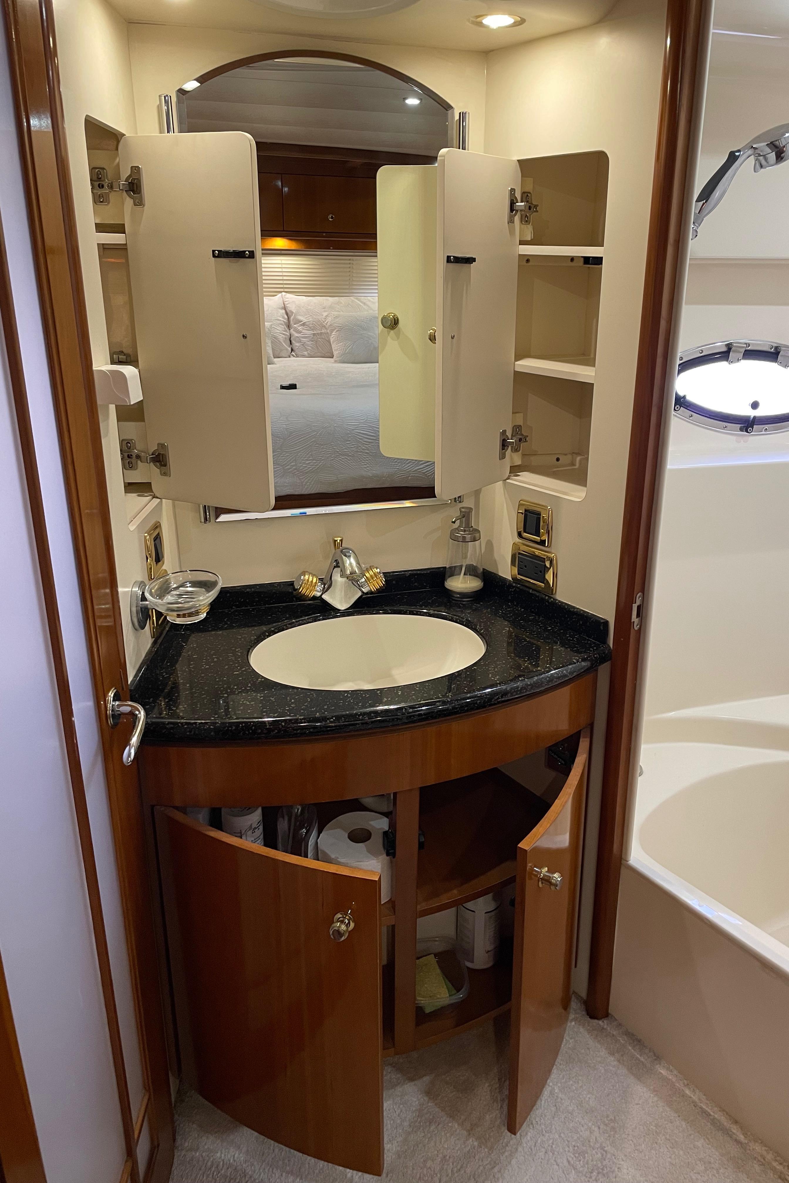 2001 Carver 506 Motor Yacht Motor Yachts