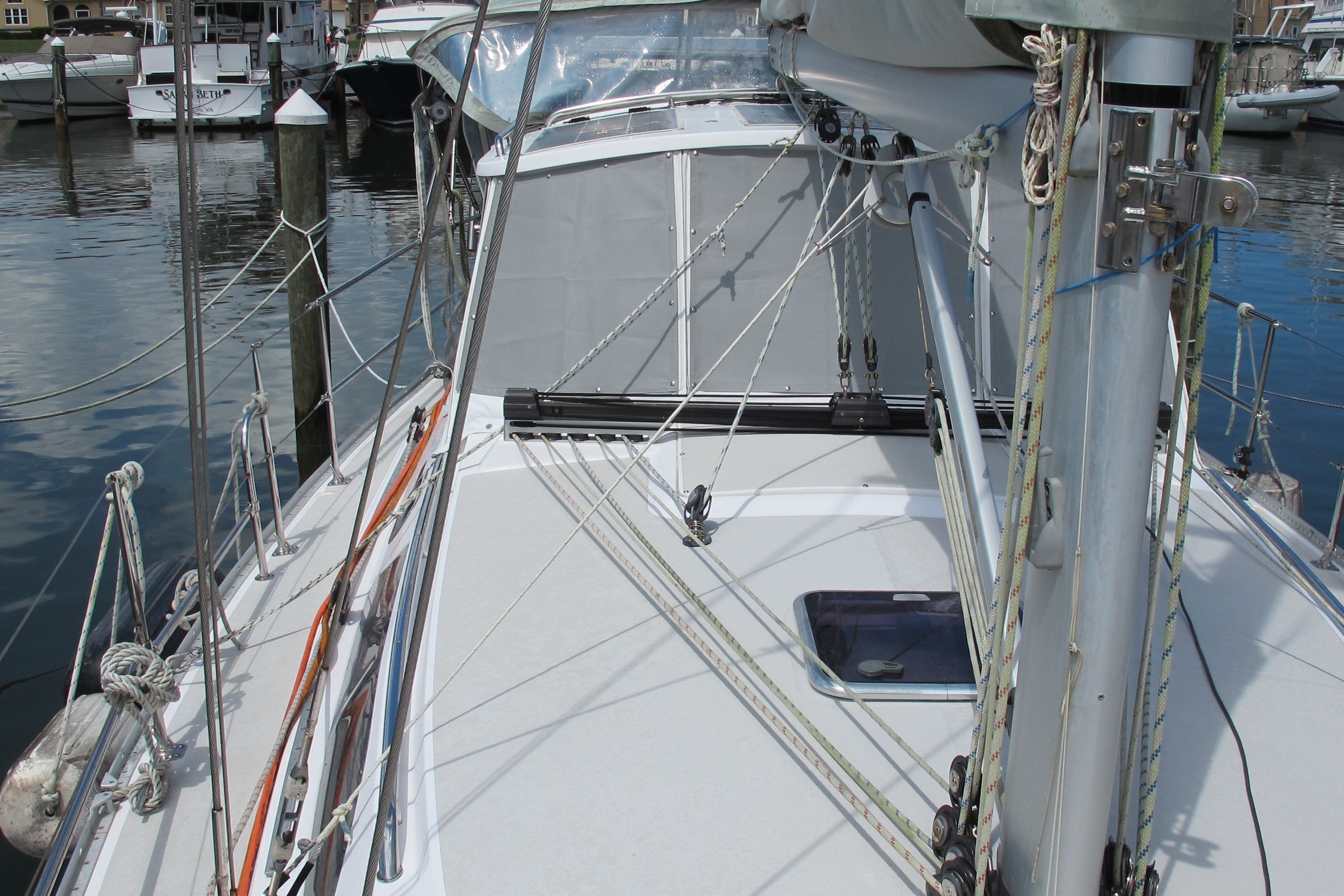 2019 Catalina 355 Cruisers