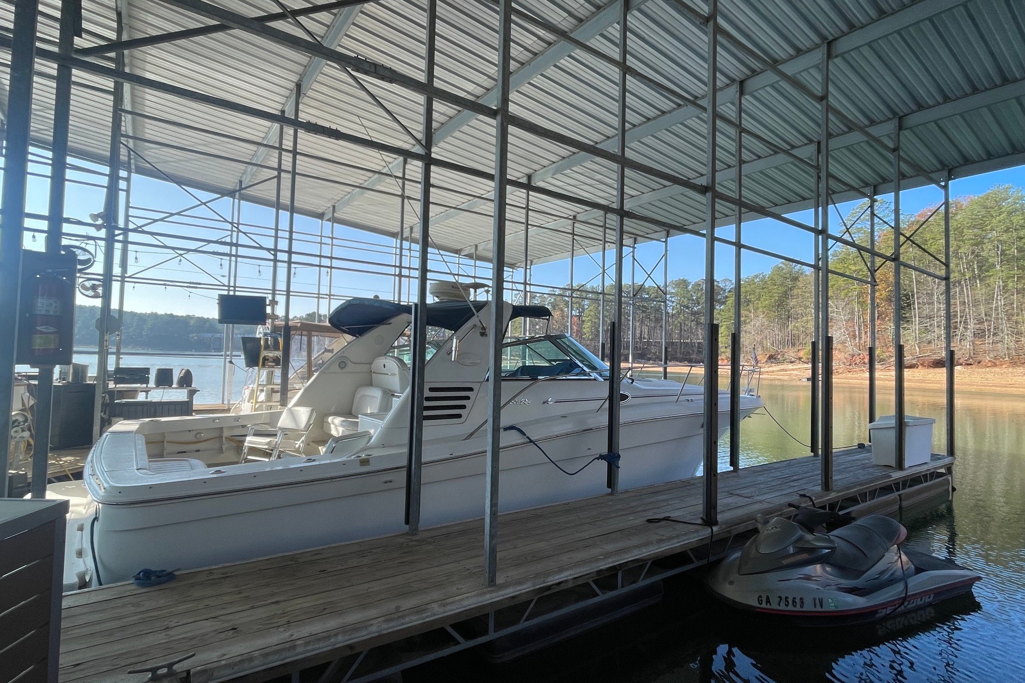 1999 Sea Ray 370 Express Cruiser Cruisers