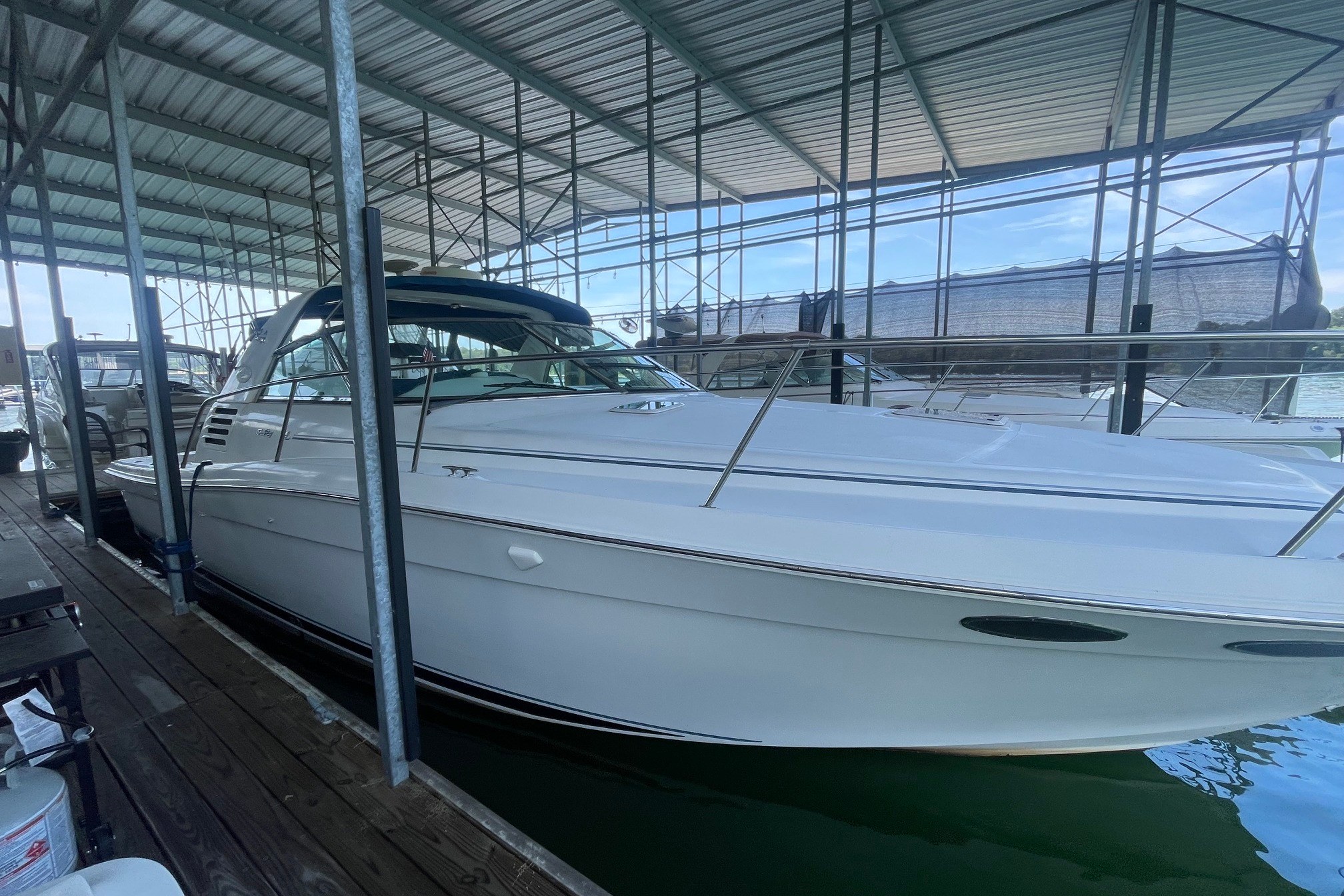 1999 Sea Ray 370 Express Cruiser Cruisers