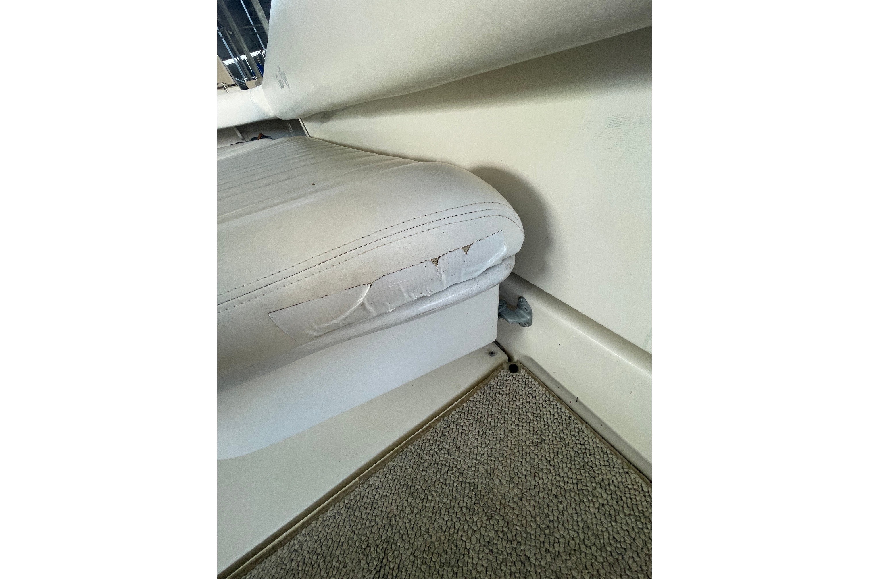 1999 Sea Ray 370 Express Cruiser Cruisers