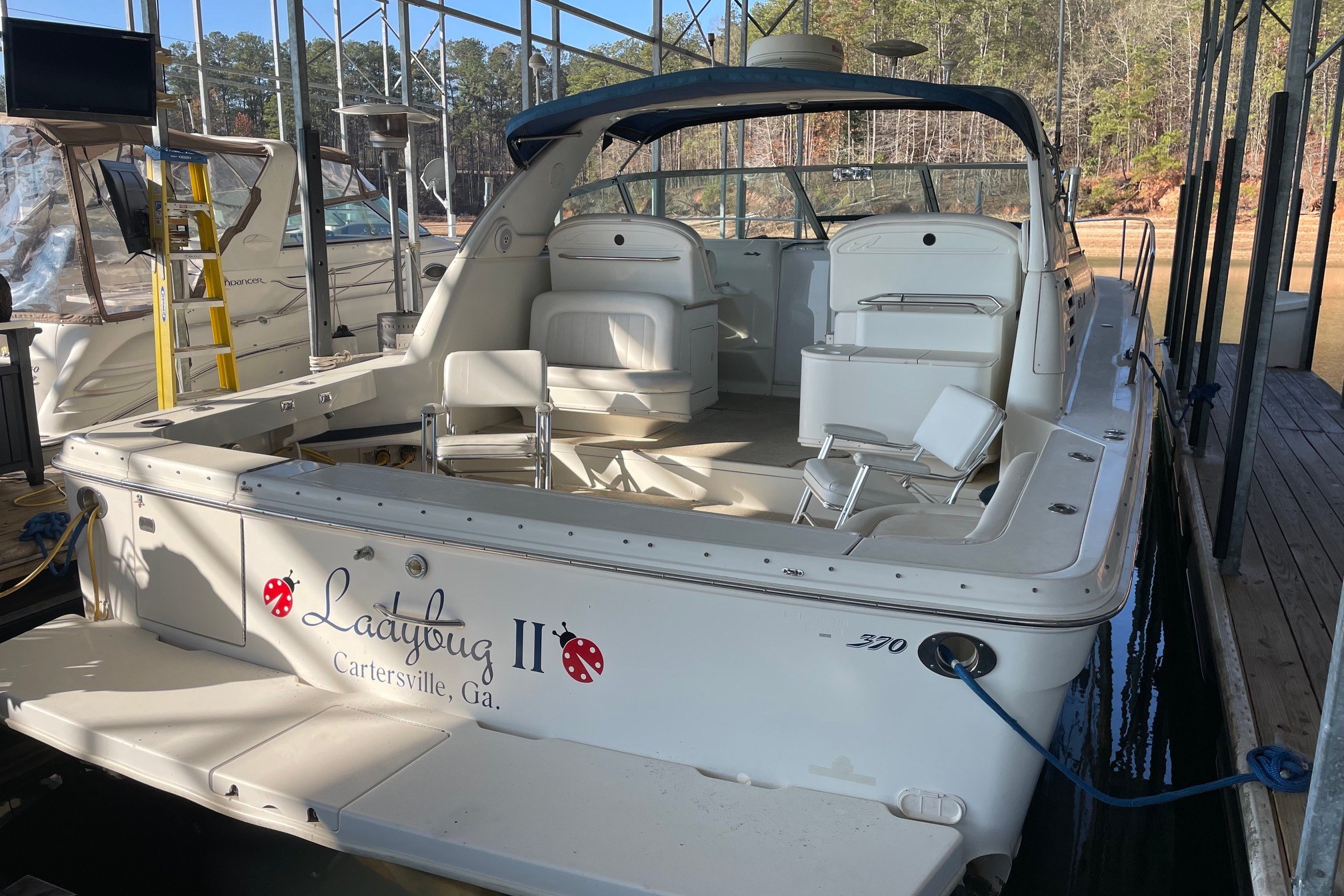 1999 Sea Ray 370 Express Cruiser Cruisers