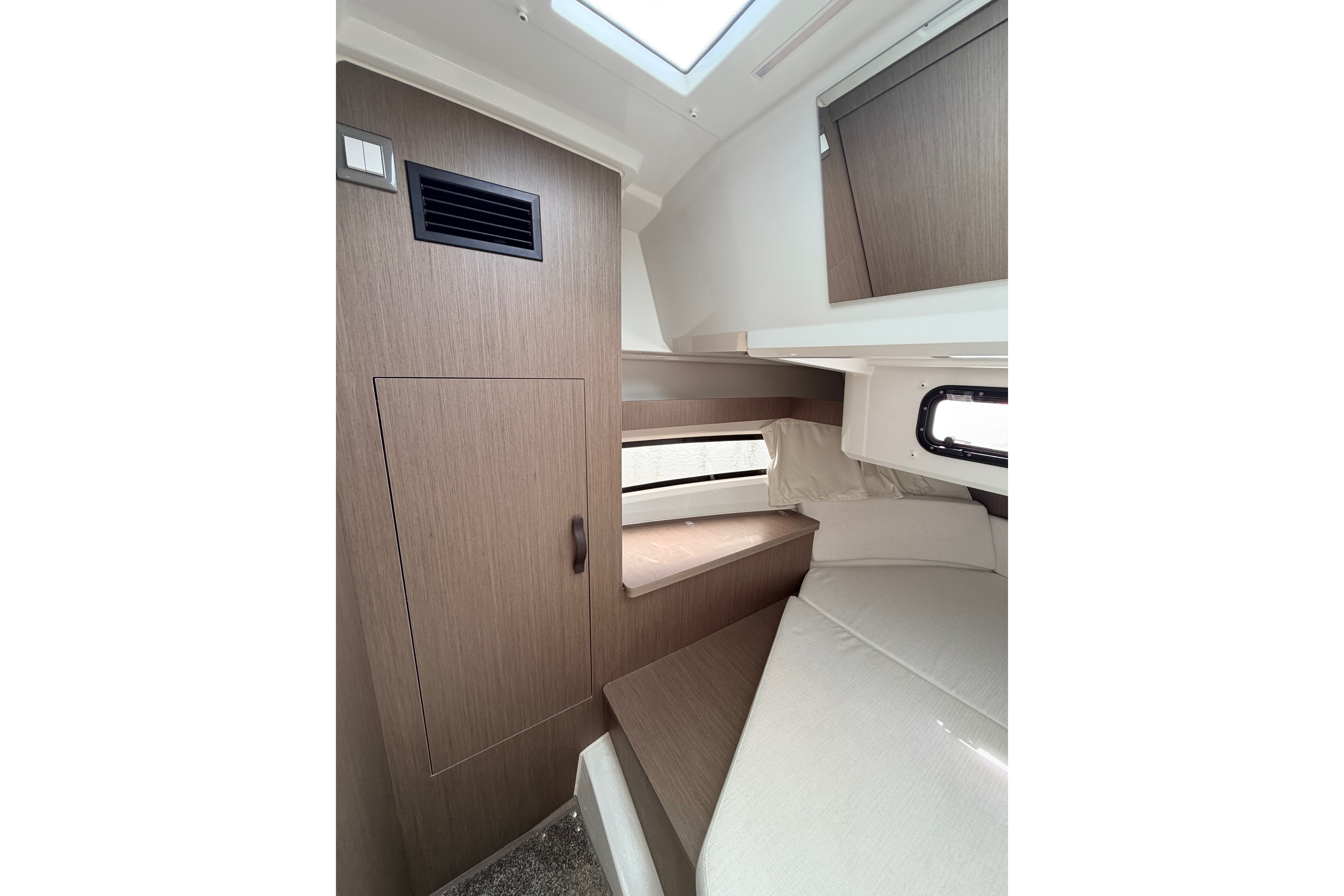 2026 Jeanneau Nc 895 Sport Series 2 Sports Cruiser