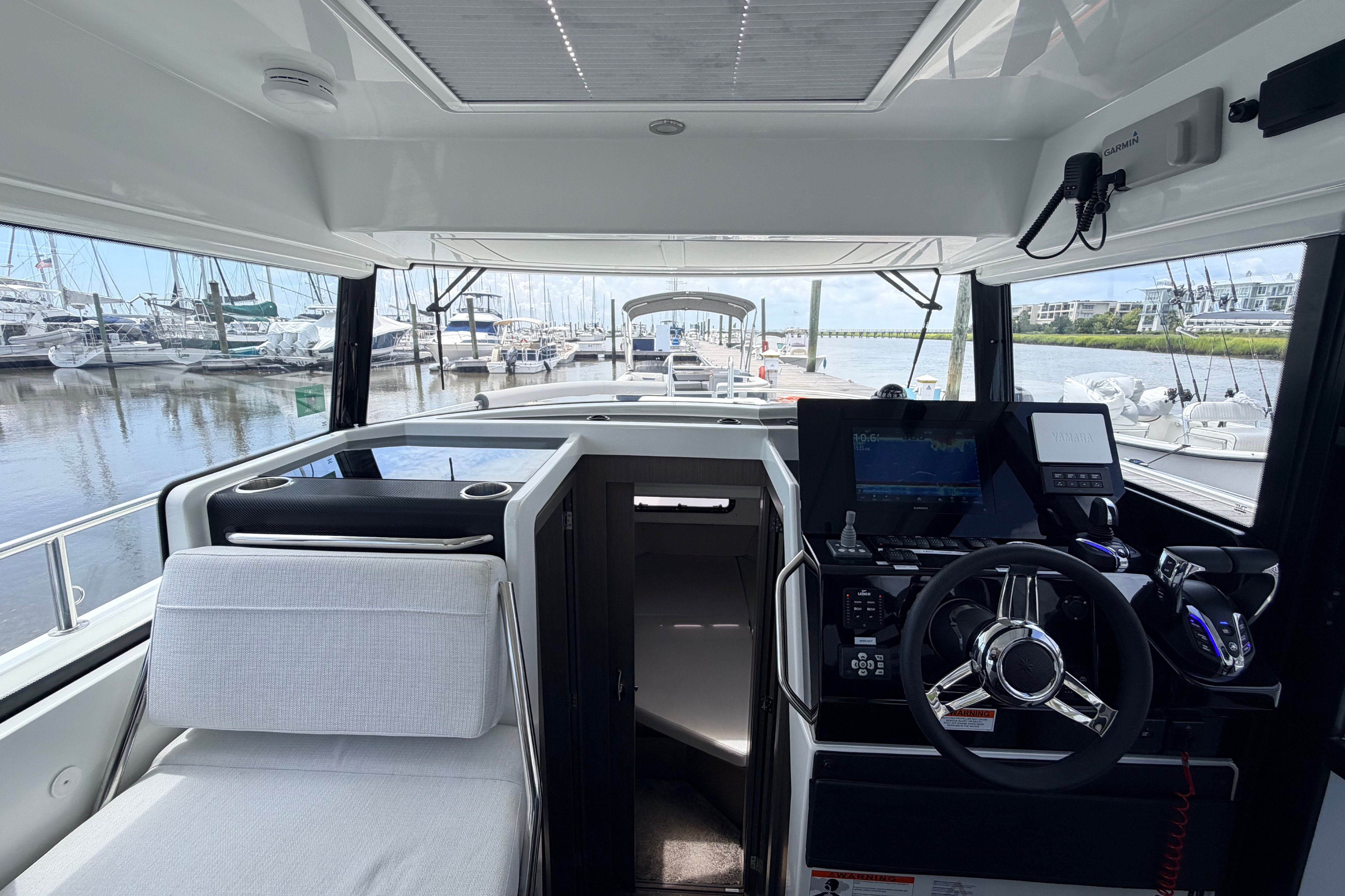 2026 Jeanneau Nc 895 Sport Series 2 Sports Cruiser