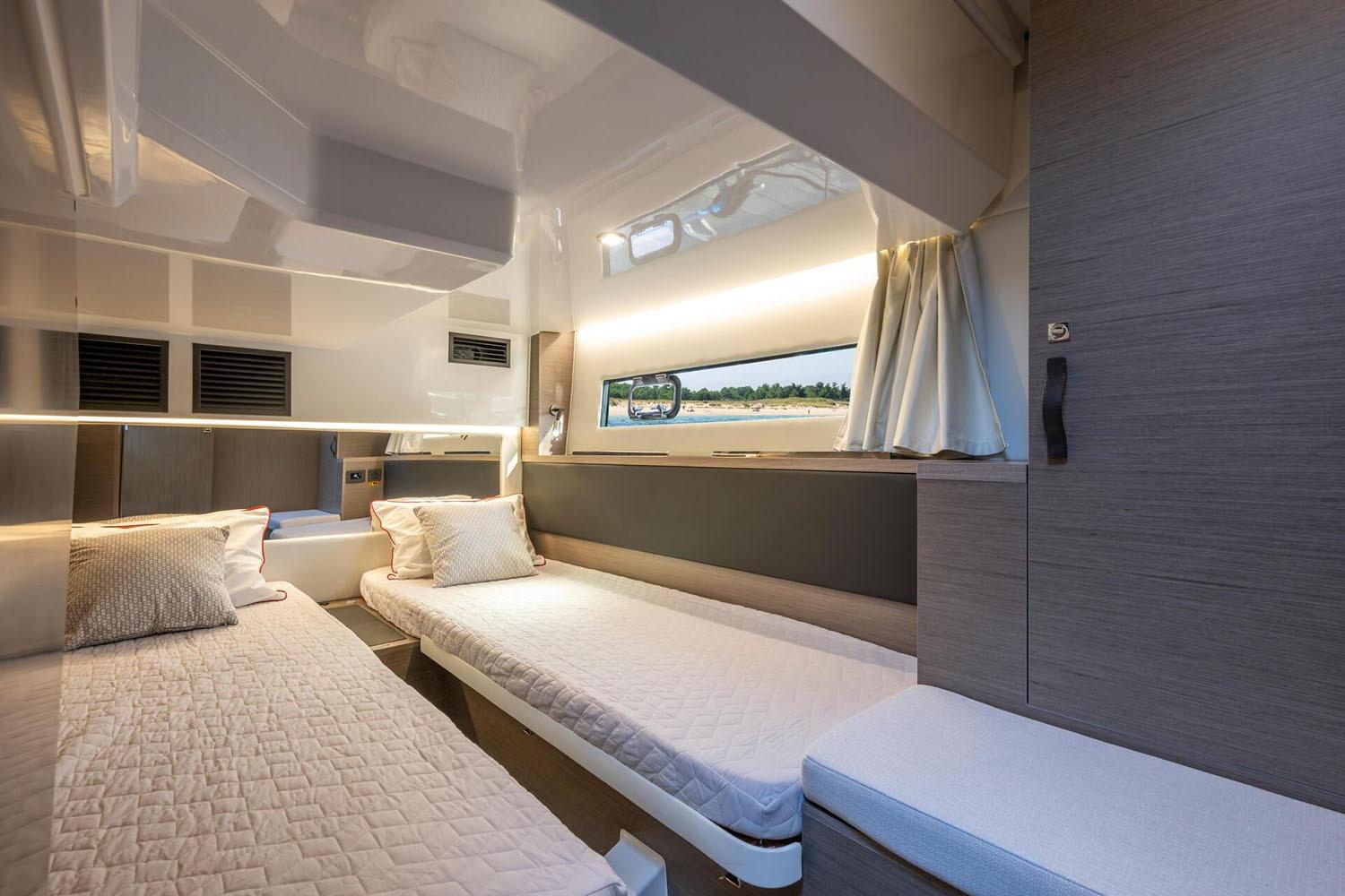 2025 Jeanneau NC 1295 Coupe Boat