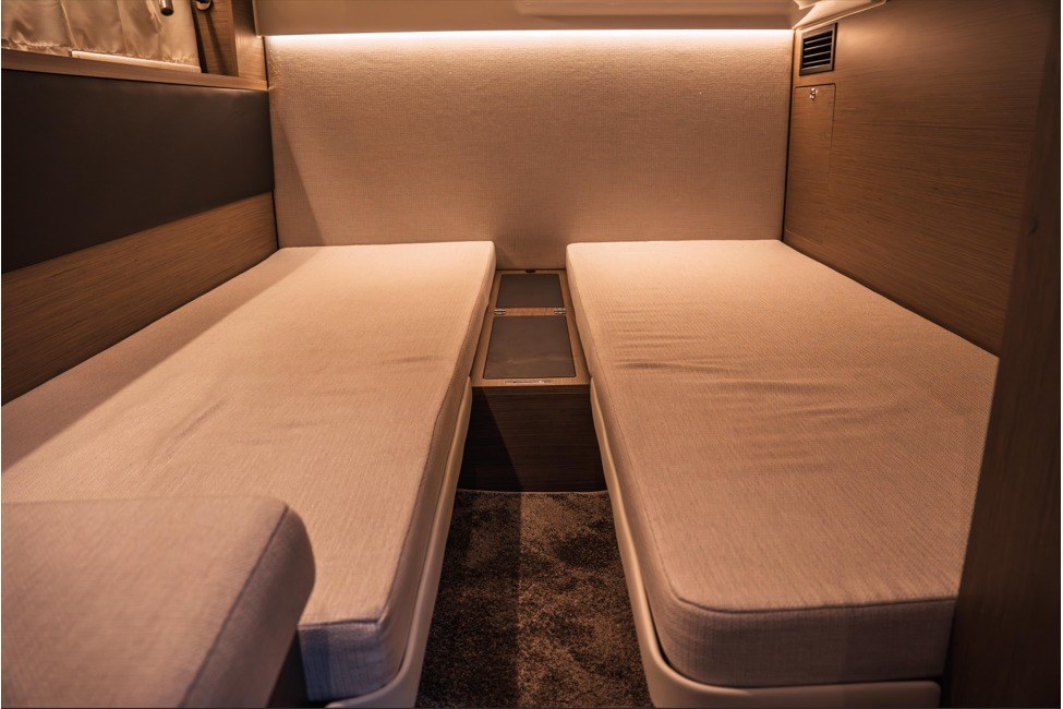 2025 Jeanneau NC 1295 Coupe Boat