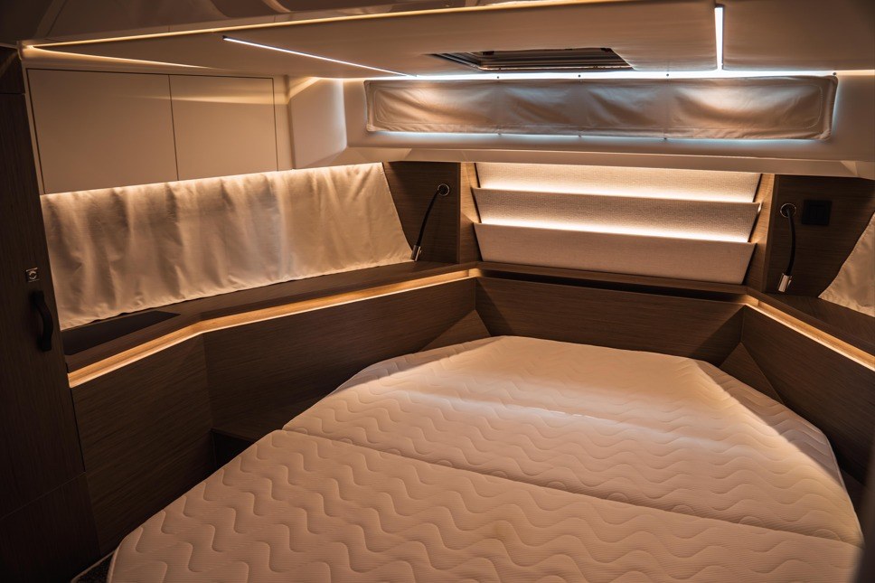 2025 Jeanneau NC 1295 Coupe Boat