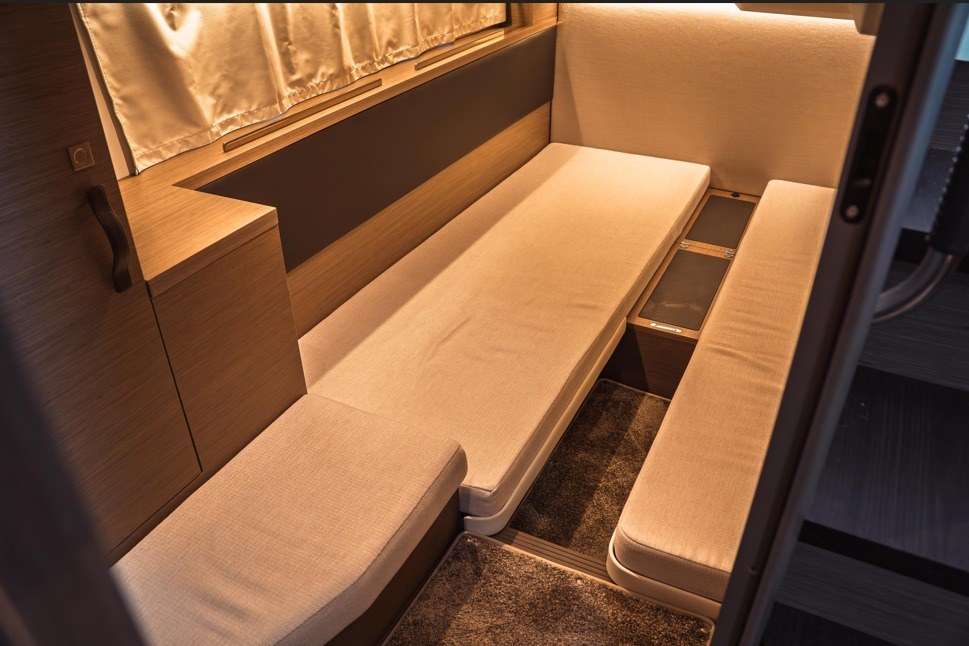 2025 Jeanneau NC 1295 Coupe Boat