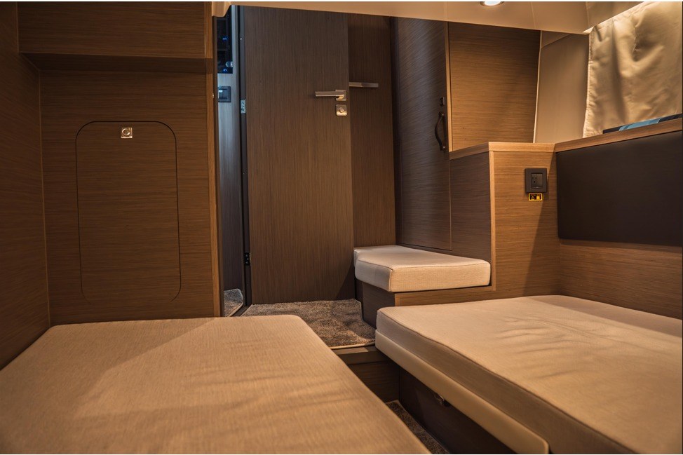 2025 Jeanneau NC 1295 Coupe Boat