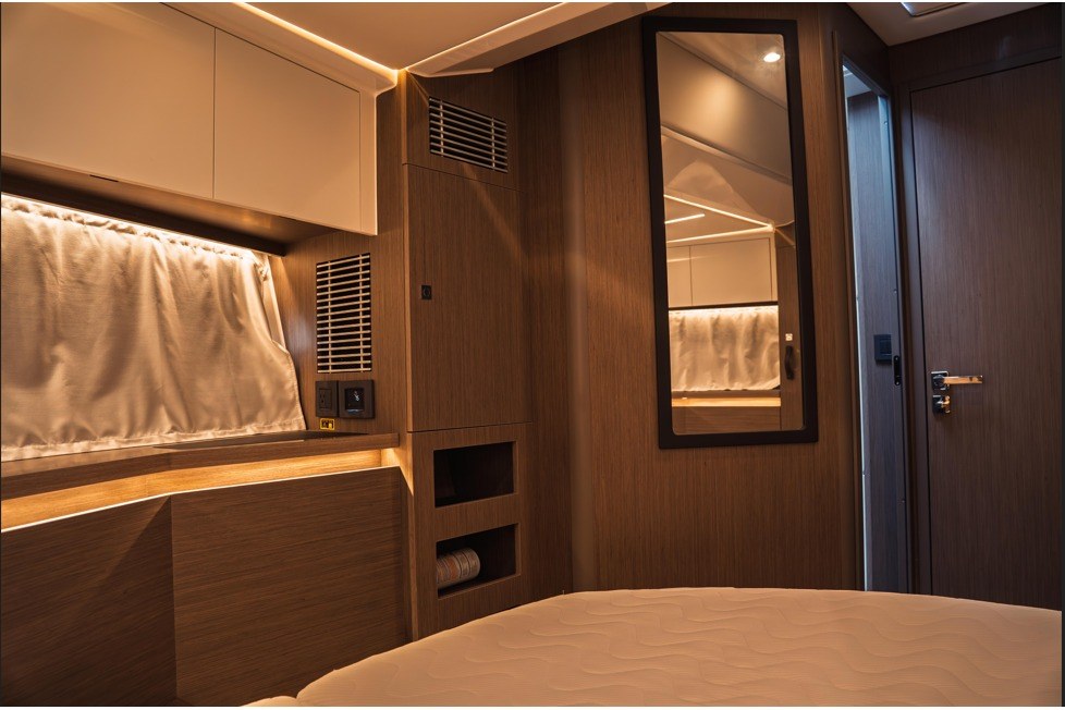 2025 Jeanneau NC 1295 Coupe Boat