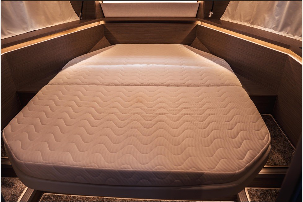 2025 Jeanneau NC 1295 Coupe Boat