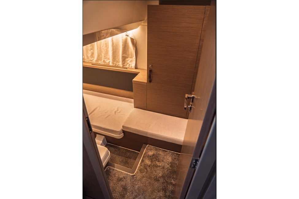 2025 Jeanneau NC 1295 Coupe Boat