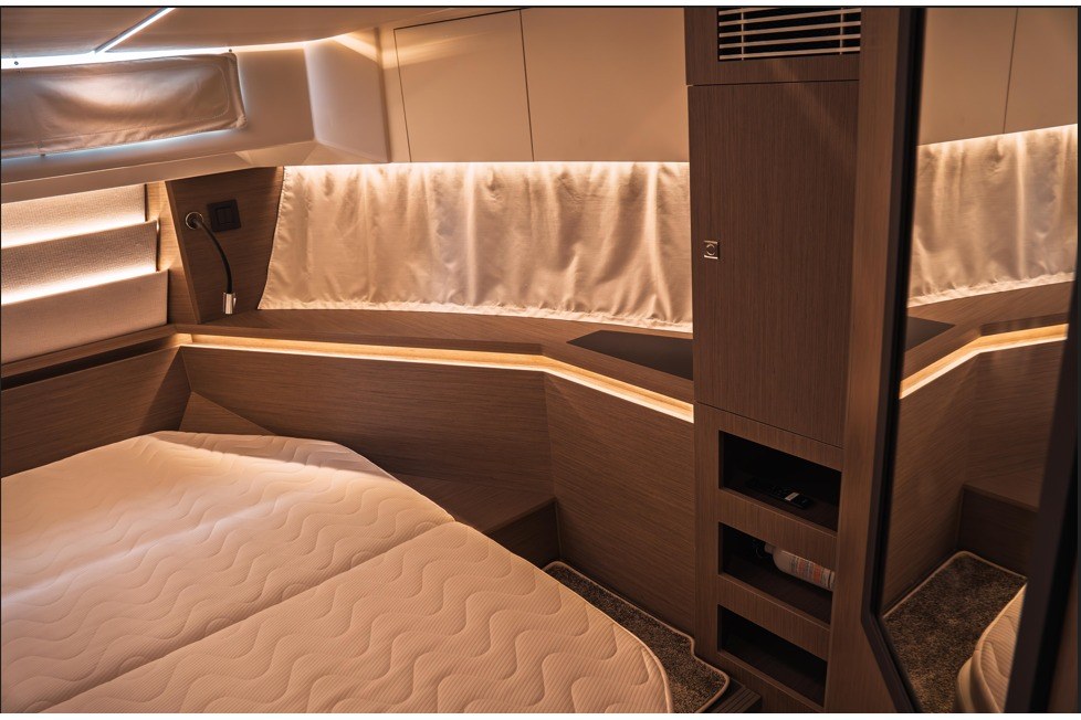2025 Jeanneau NC 1295 Coupe Boat