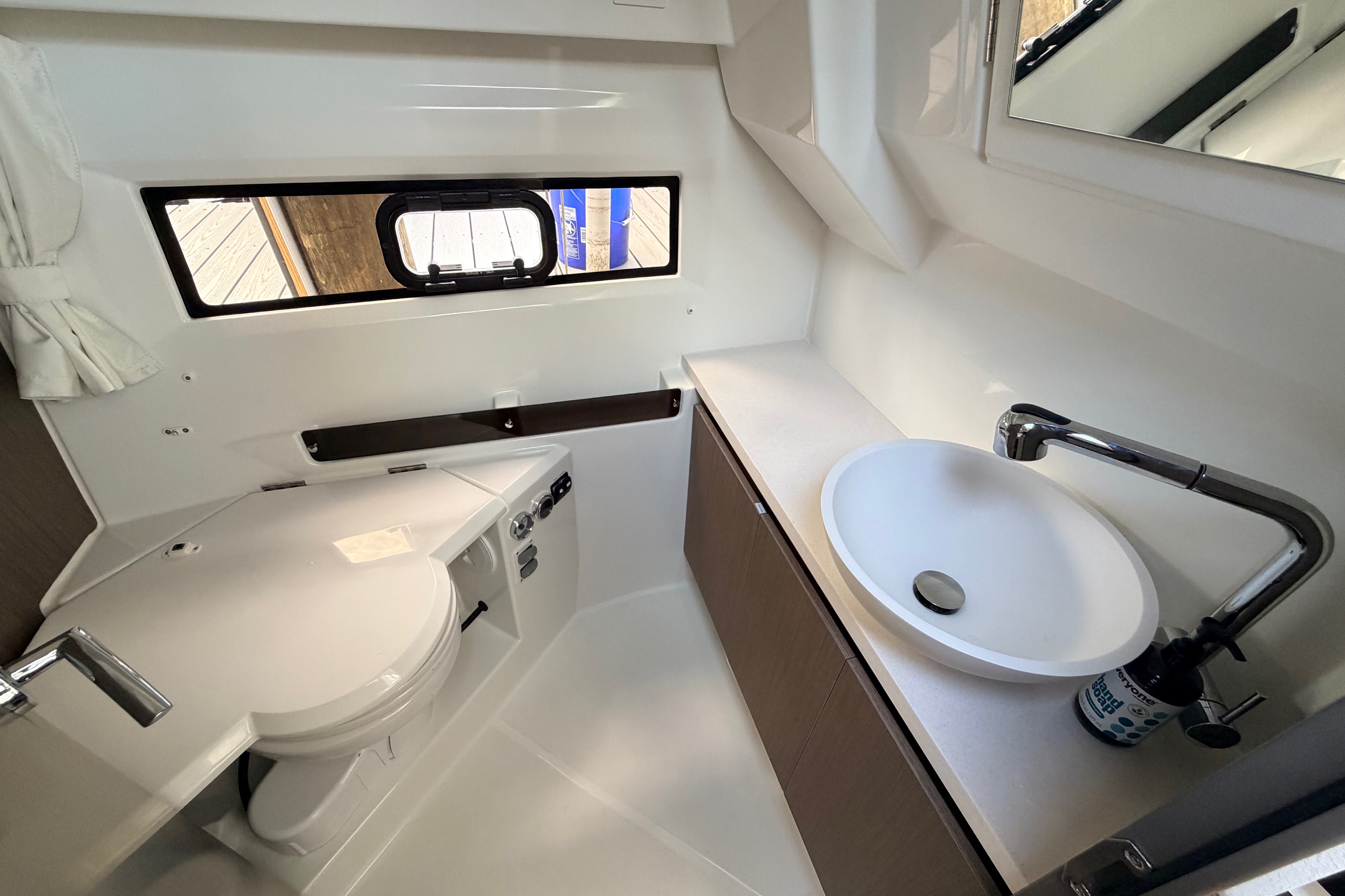 2026 Jeanneau Nc 895 Series 2 Cruisers