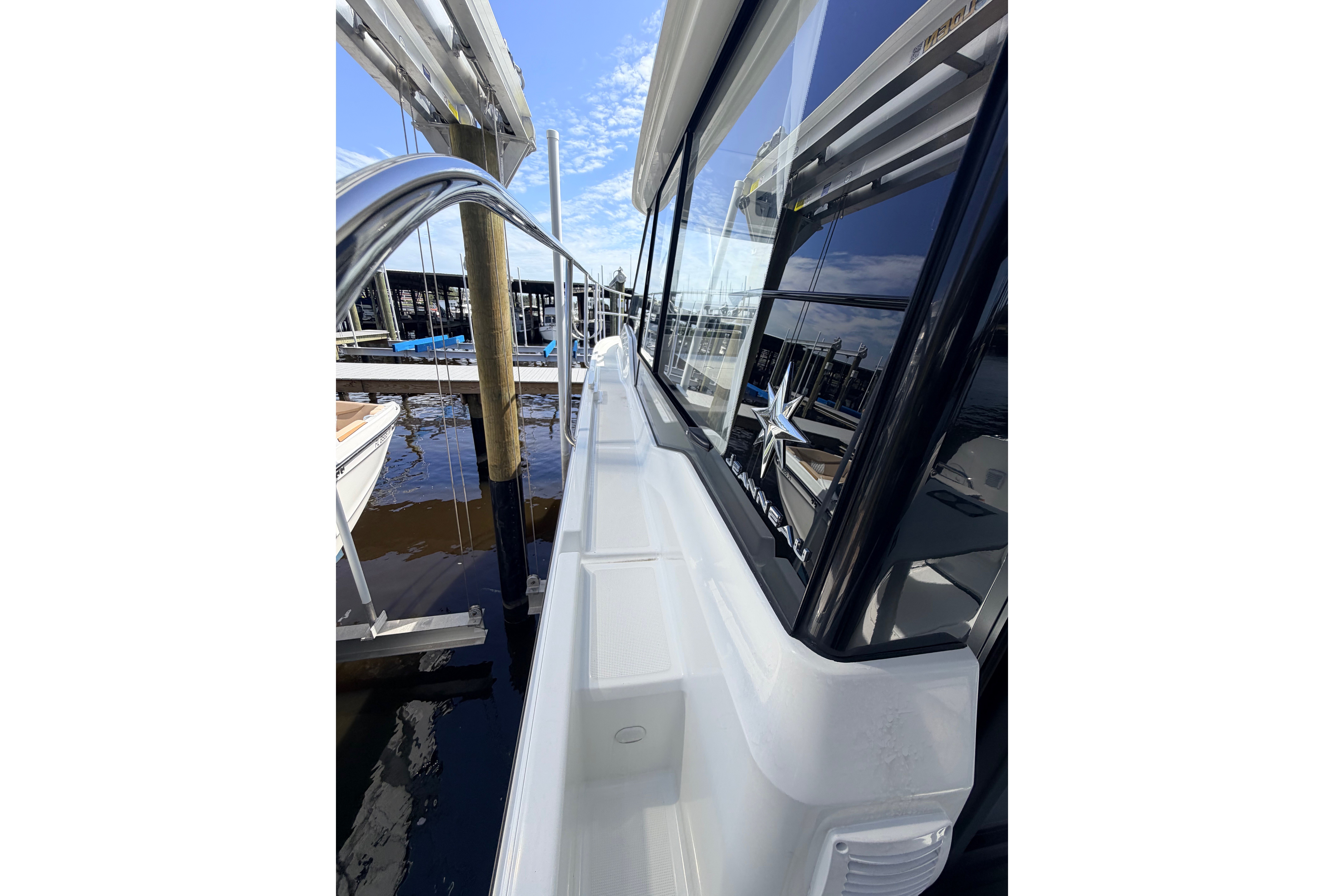 2026 Jeanneau Nc 895 Series 2 Cruisers