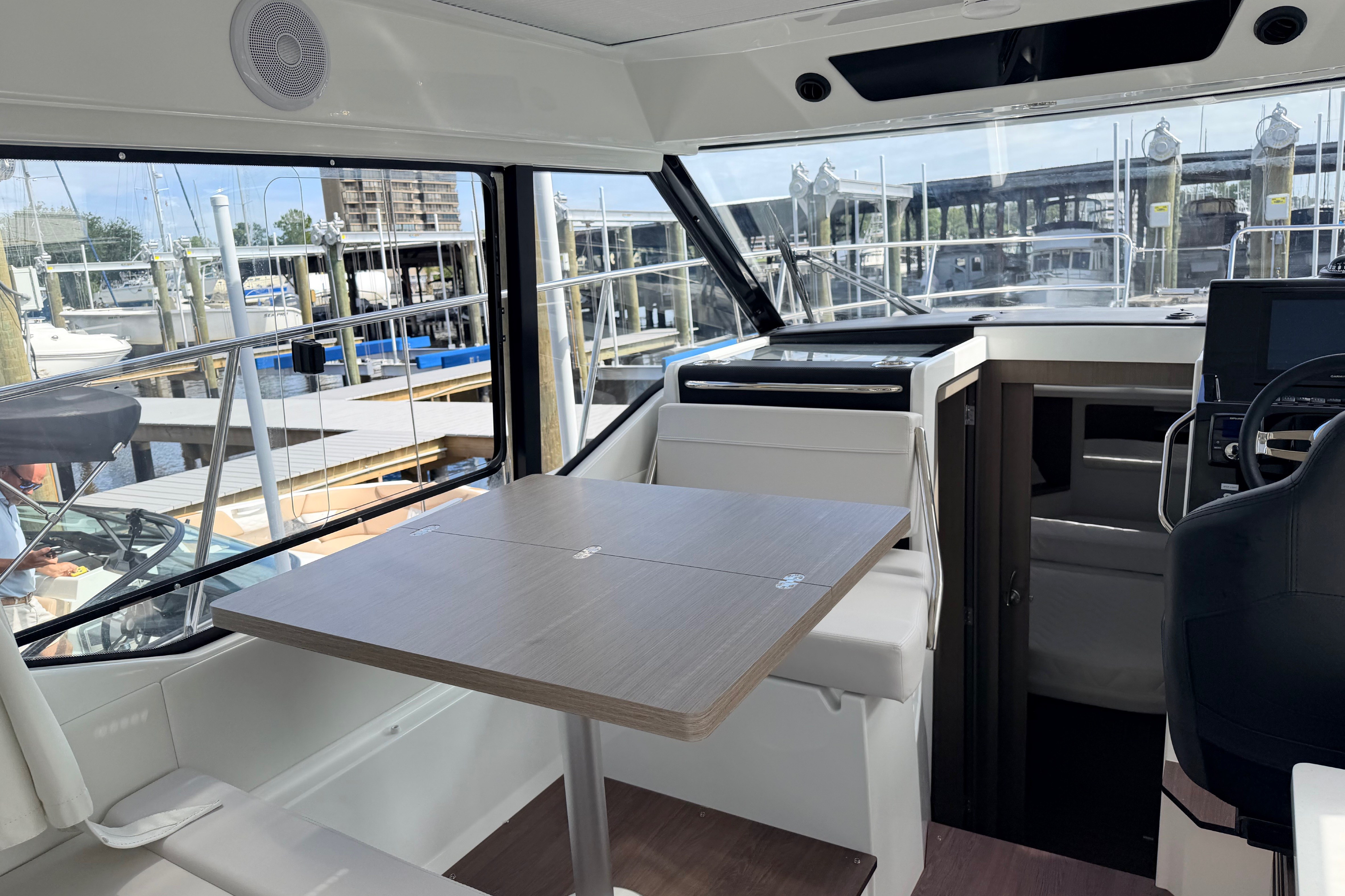 2026 Jeanneau Nc 895 Series 2 Cruisers