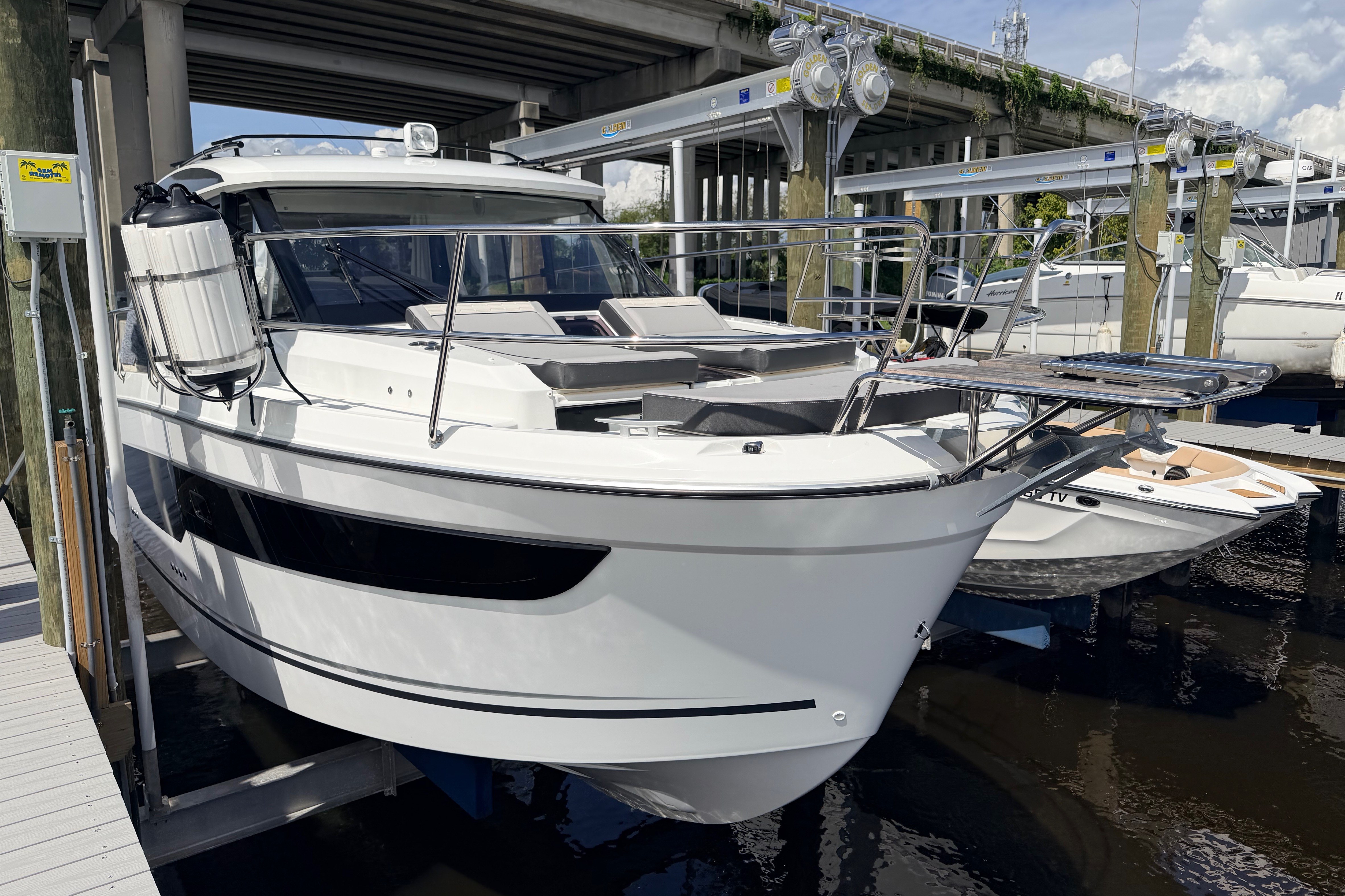 2026 Jeanneau Nc 895 Series 2 Cruisers