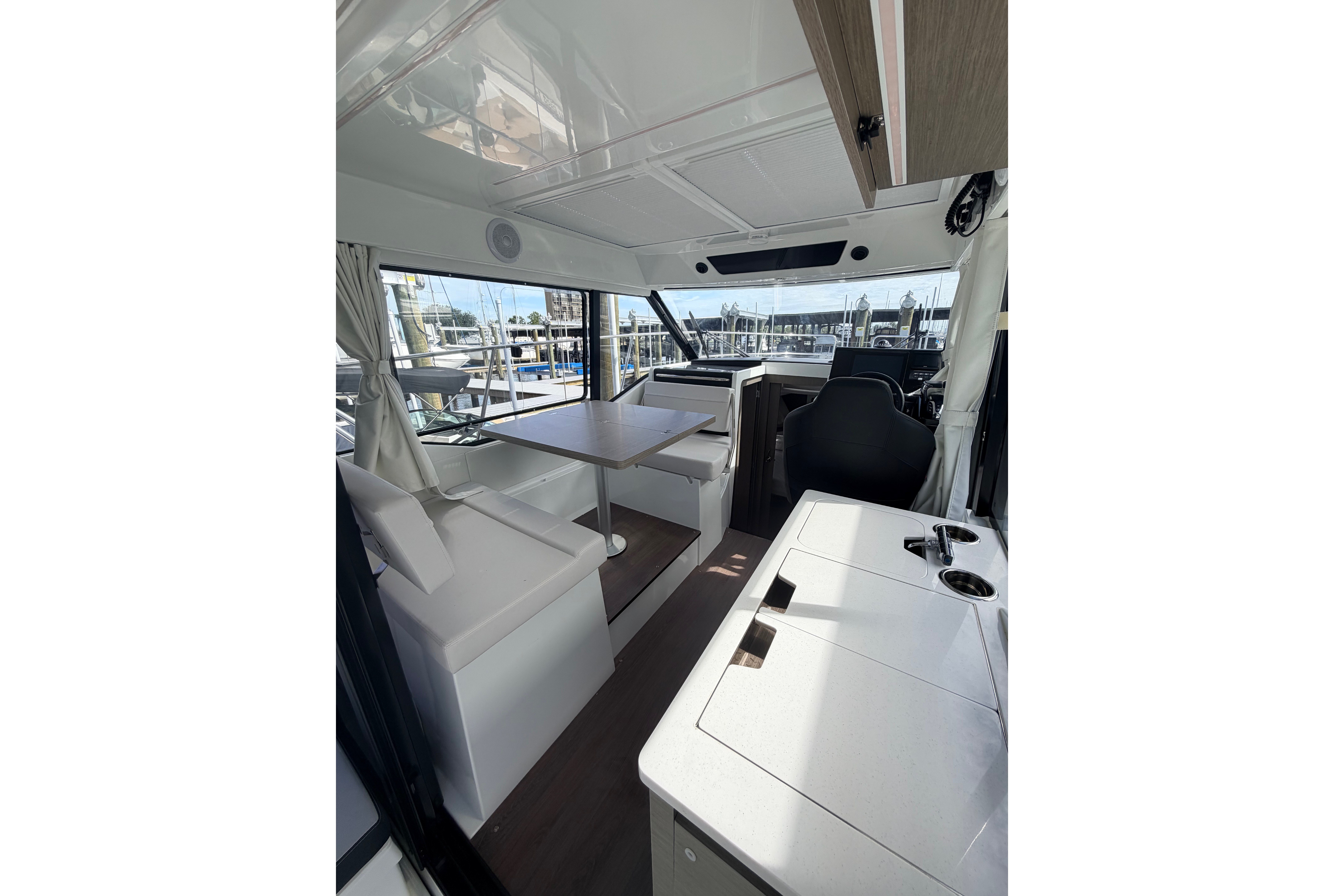 2026 Jeanneau Nc 895 Series 2 Cruisers