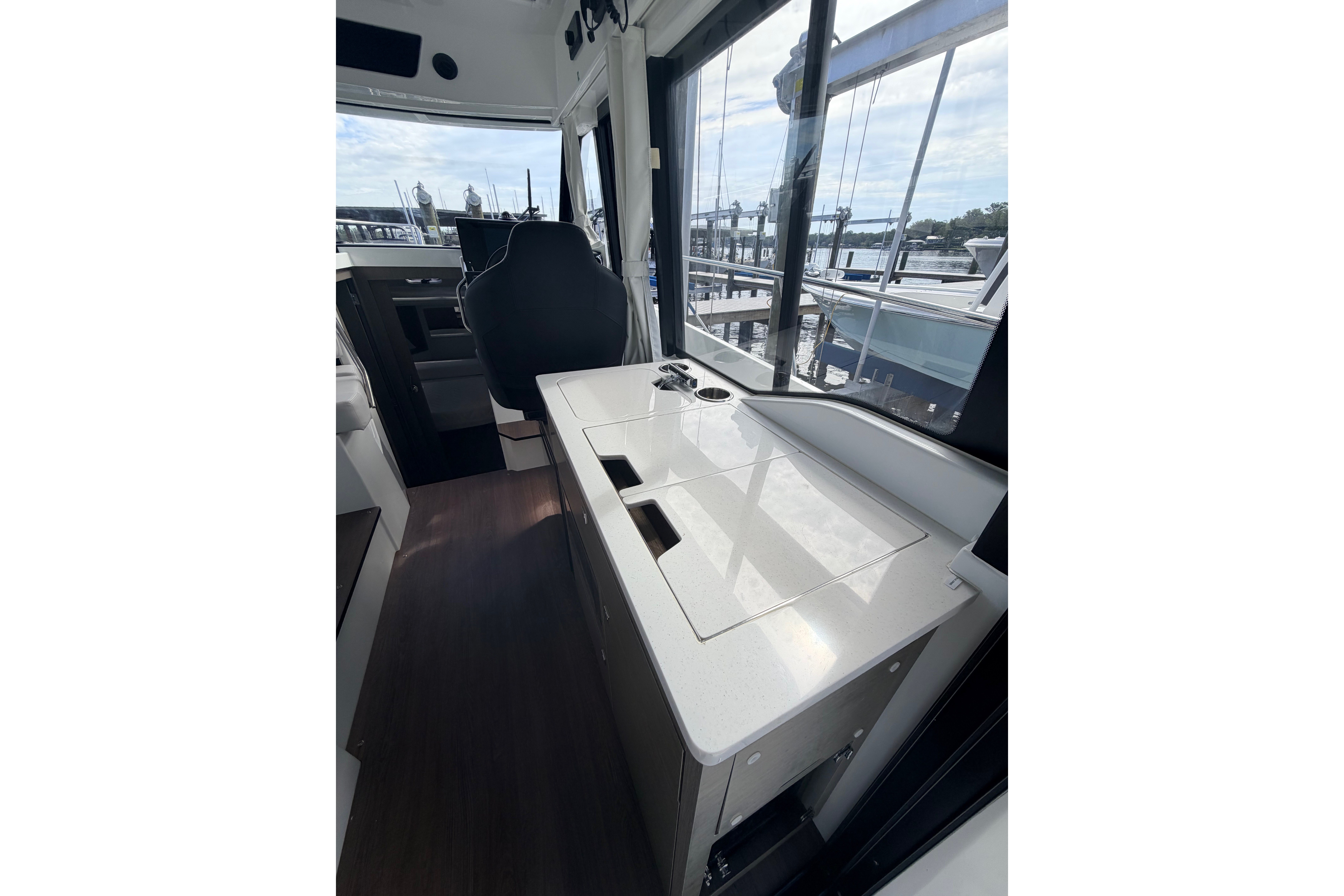 2026 Jeanneau Nc 895 Series 2 Cruisers