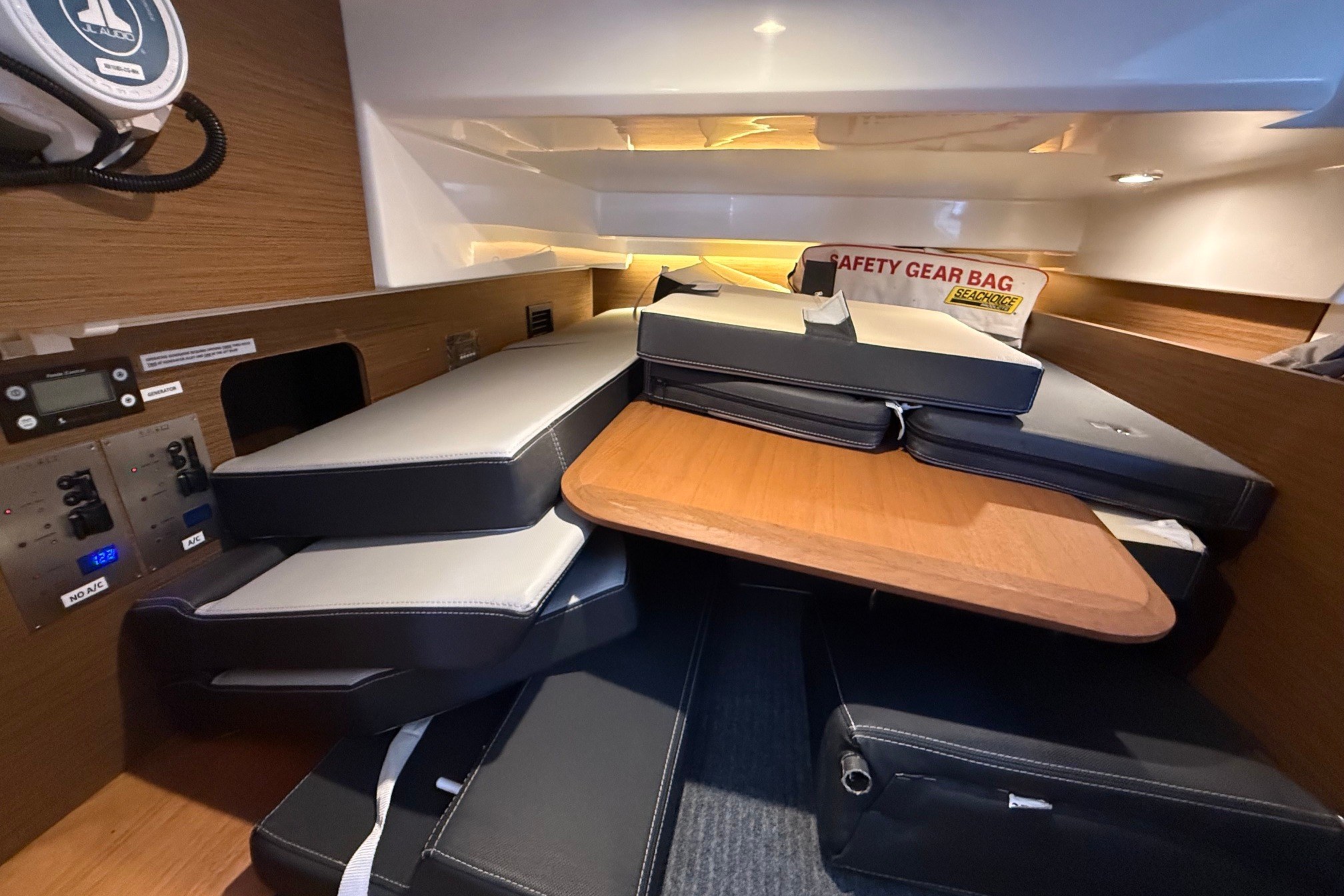 2021 Jeanneau Nc 1095 Cruisers