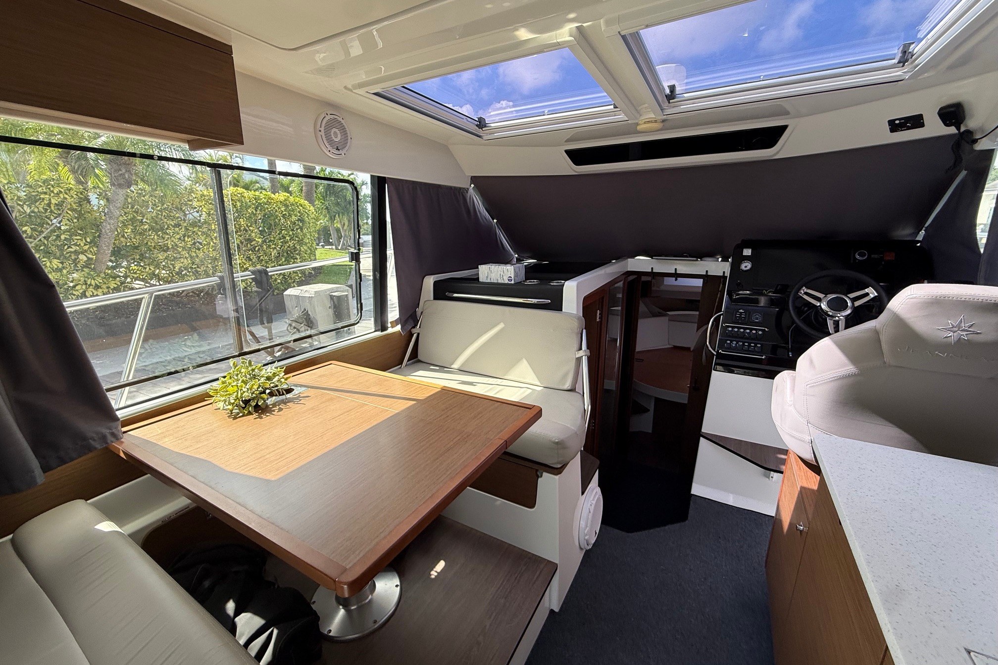 2021 Jeanneau Nc 1095 Cruisers